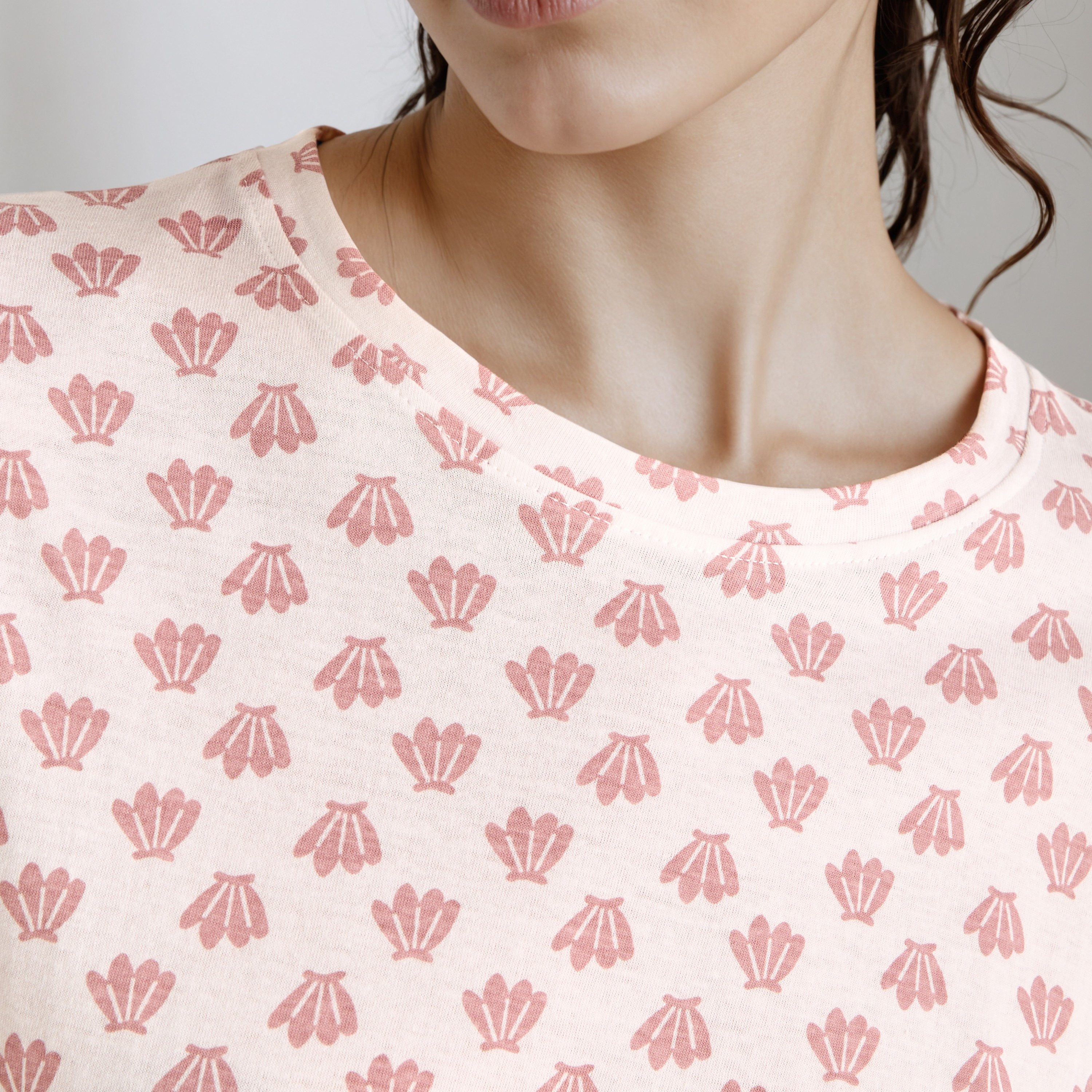 طقم بيجاما تيشيرت وشورت قطن-women-clothing-nightwear-pyjamas-shortsets-image-1