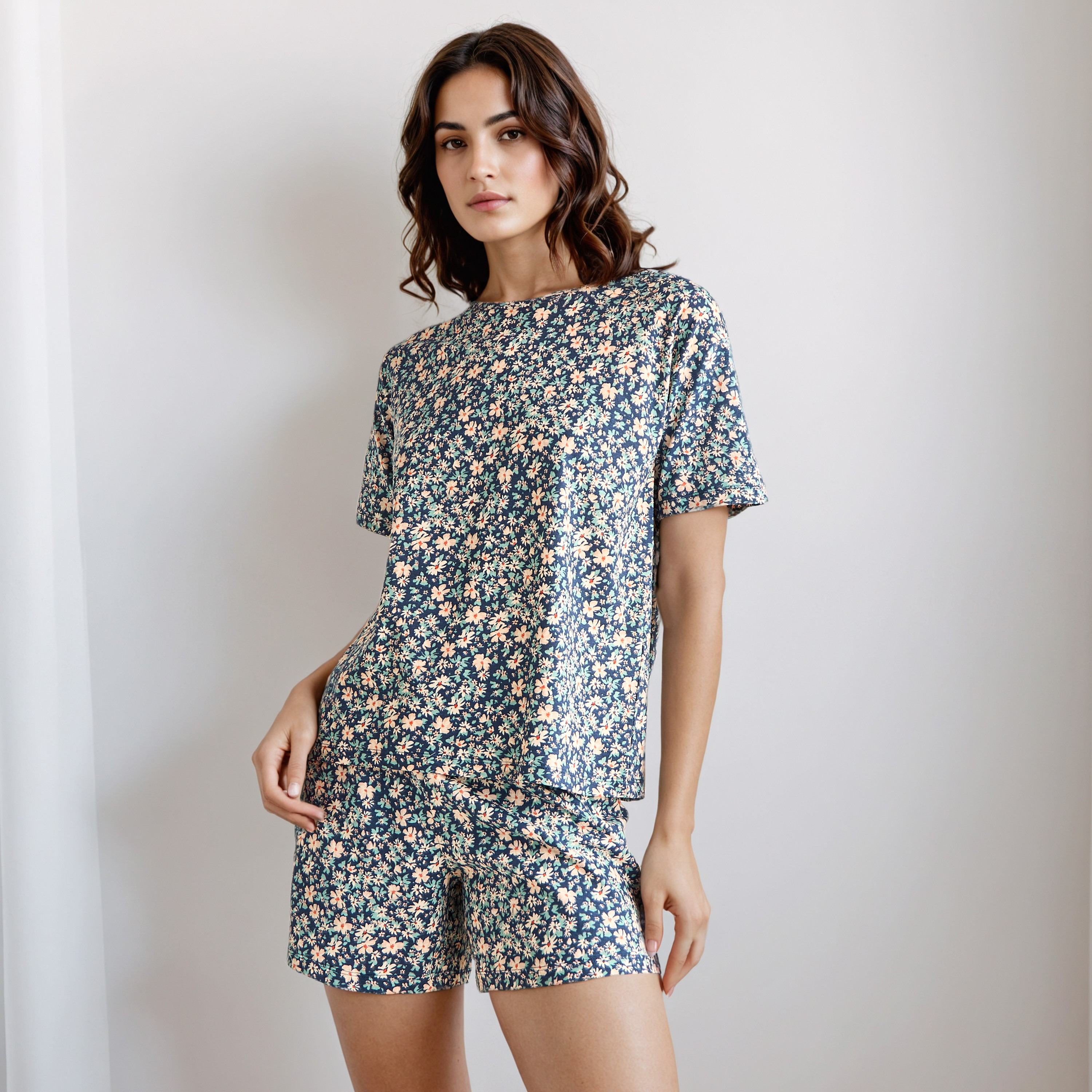 طقم شورت بيجاما وتيشيرت-women-clothing-nightwear-pyjamas-shortsets-image-1