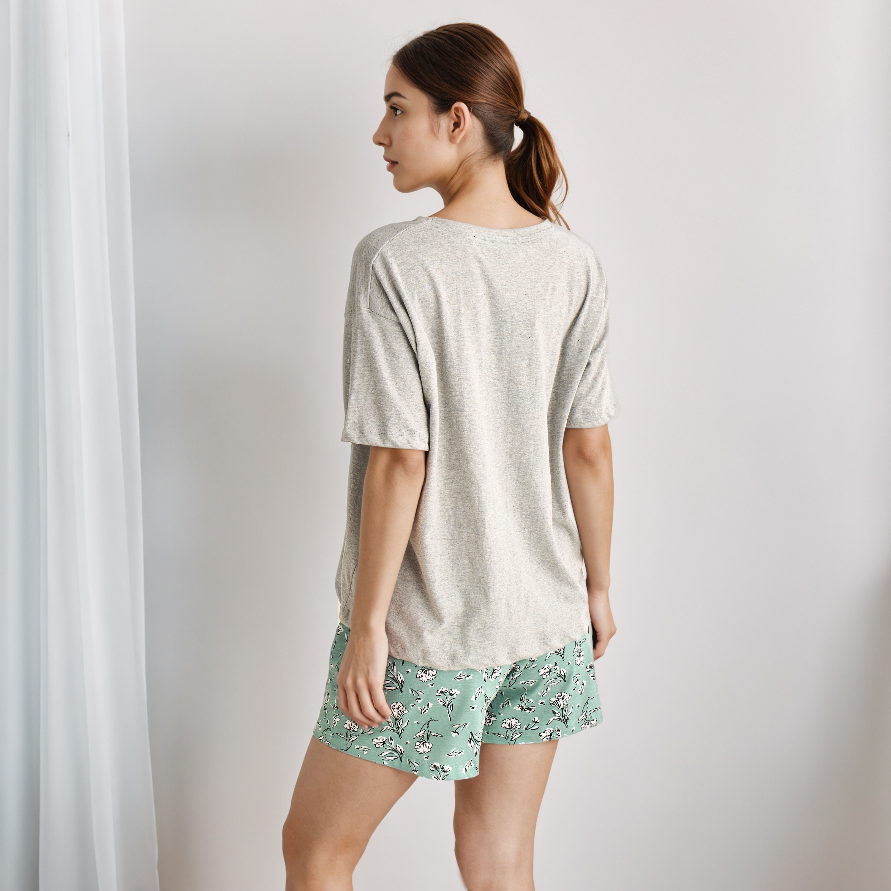 طقم شورت بيجاما وتيشيرت-women-clothing-nightwear-pyjamas-shortsets-image-4