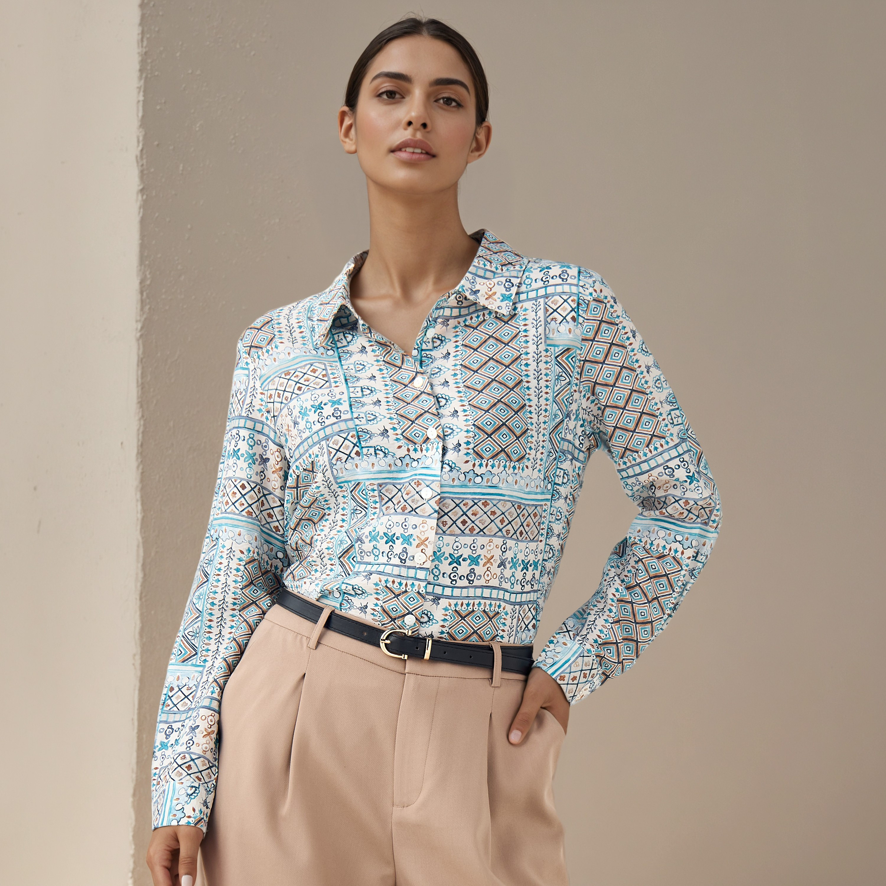 قميص فيسكوز بقصة عادية وياقة وطبعات-women-clothing-shirtsandblouses-shirts-image-1