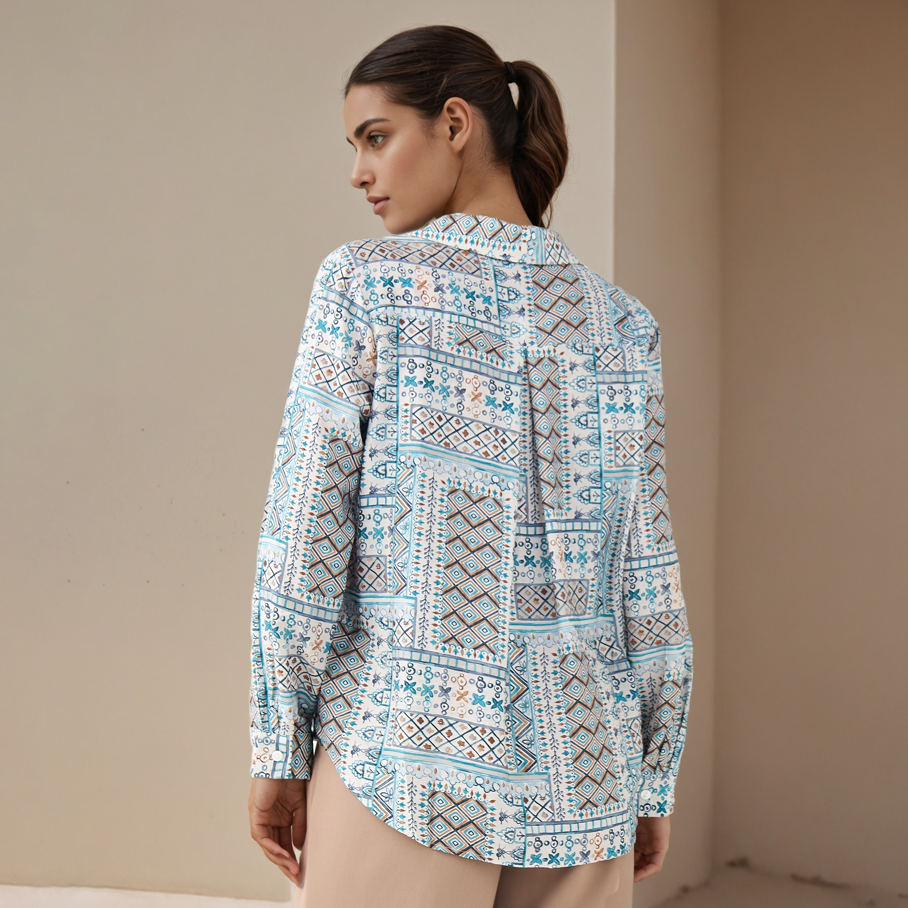 قميص فيسكوز بقصة عادية وياقة وطبعات-women-clothing-shirtsandblouses-shirts-image-3