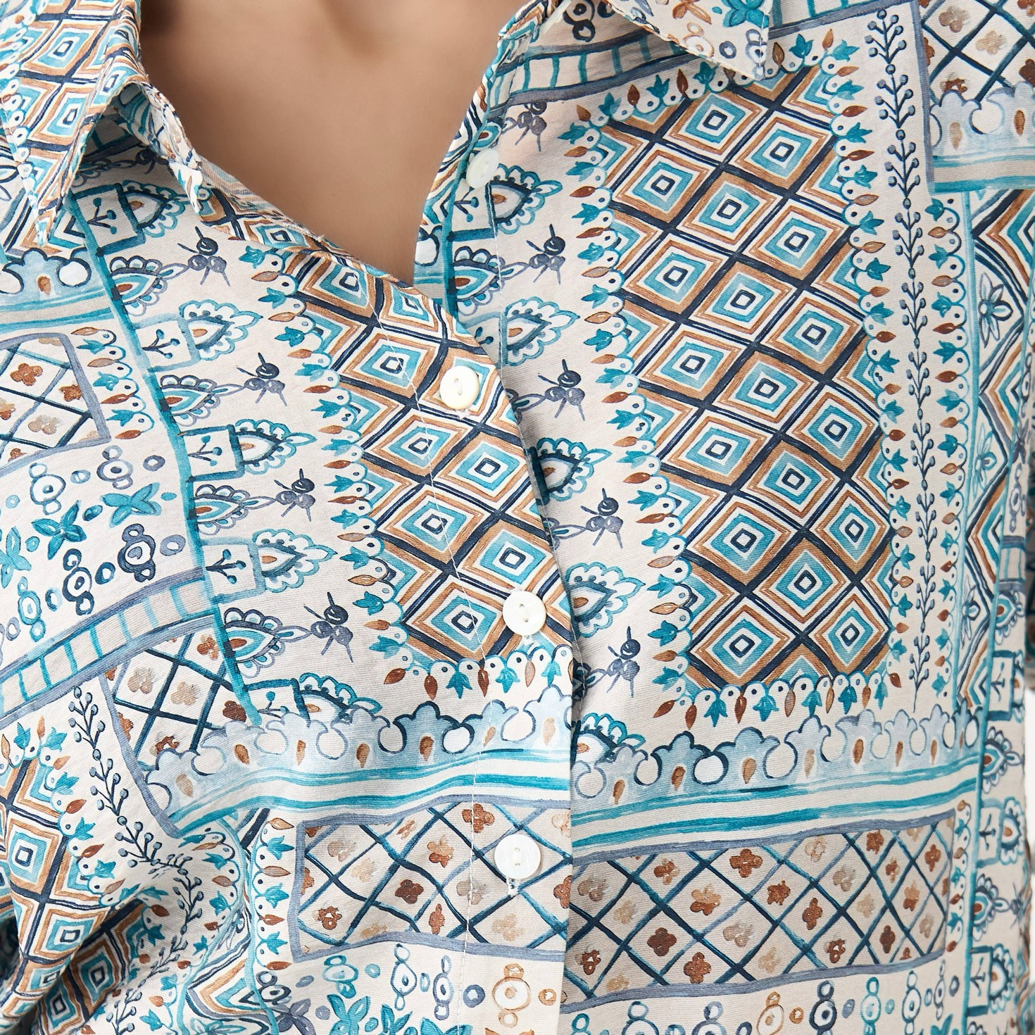 قميص فيسكوز بقصة عادية وياقة وطبعات-women-clothing-shirtsandblouses-shirts-image-7