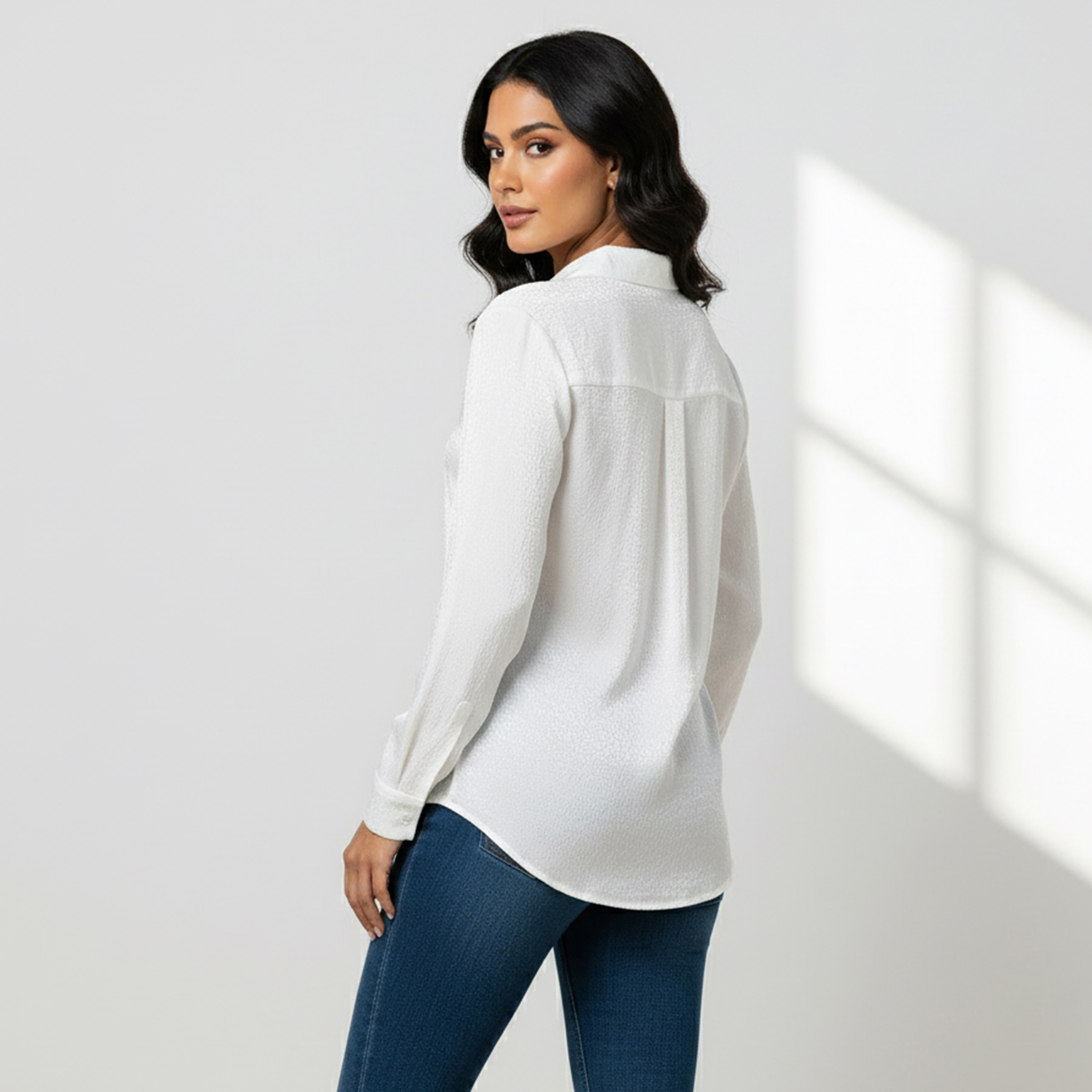 قميص فيسكوز بارز الملمس بقصة عادية وياقة-women-clothing-shirtsandblouses-shirts-image-3
