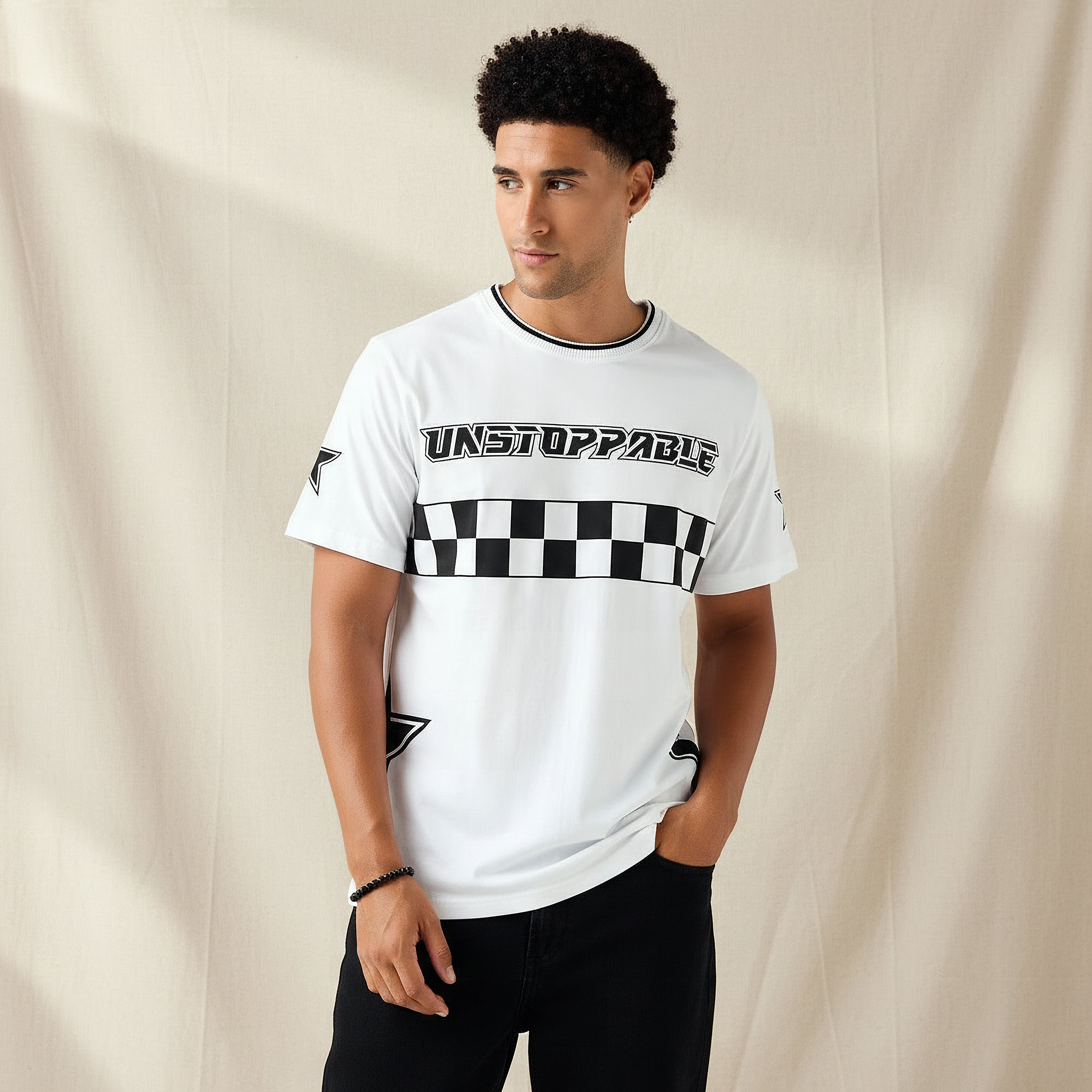 تيشيرت بقصة عادية وياقة ضيقة وأكمام قصيرة وطبعات للرجال-men-clothing-tshirtsandpolos-tshirts-image-1