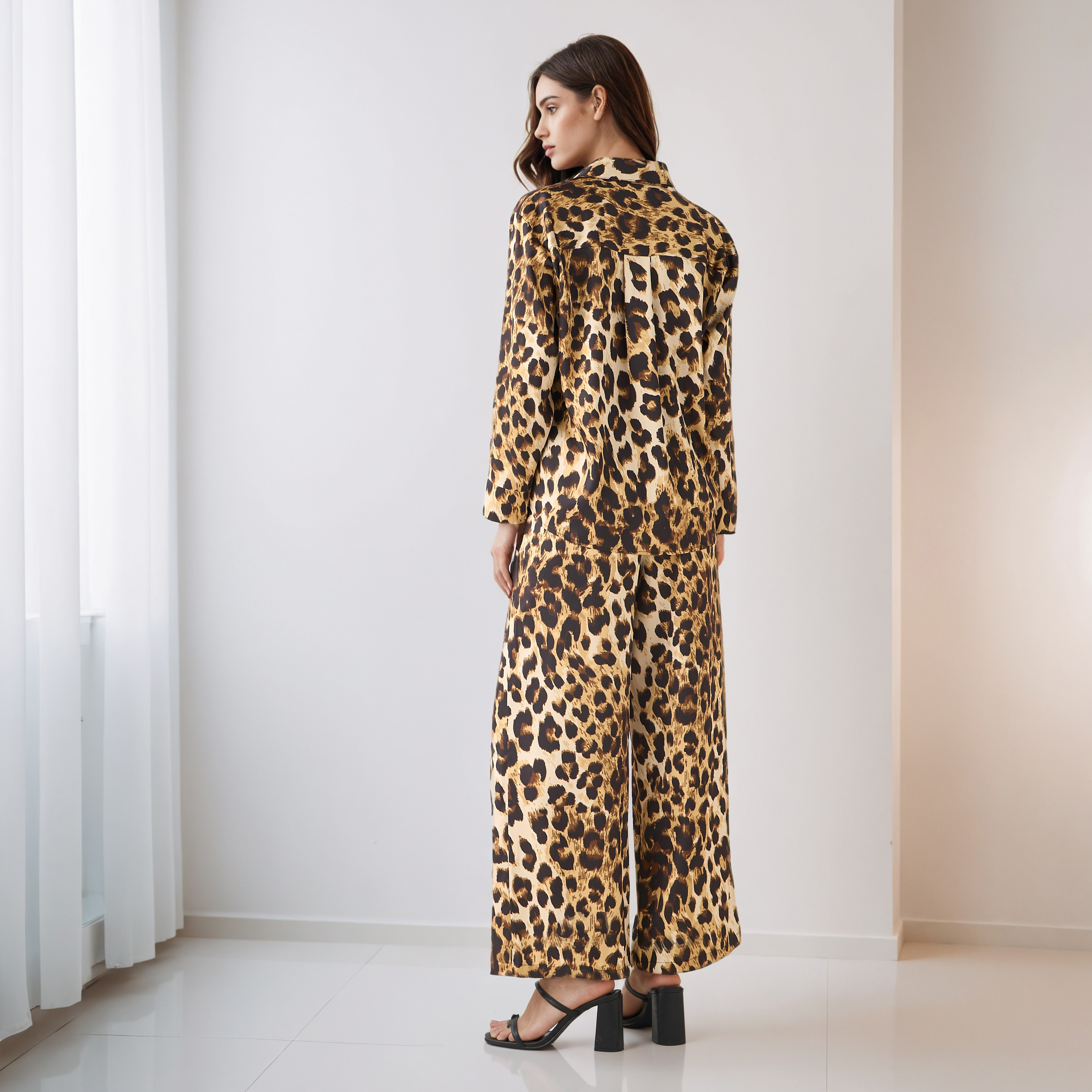 طقم منسق قميص وبنطلون واسع الساق-women-clothing-coordsets-image-3