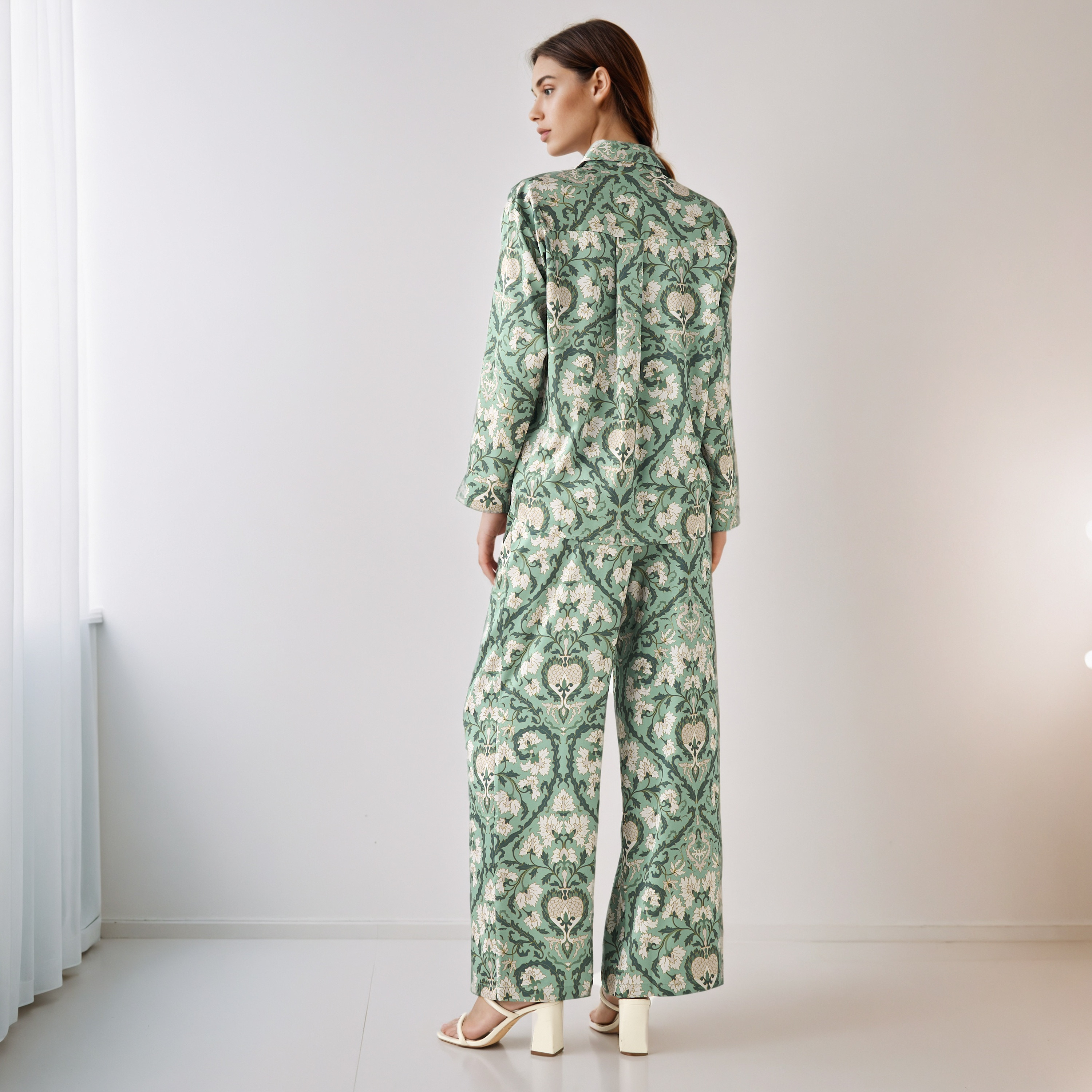طقم منسق قميص وبنطلون واسع الساق-women-clothing-coordsets-image-3