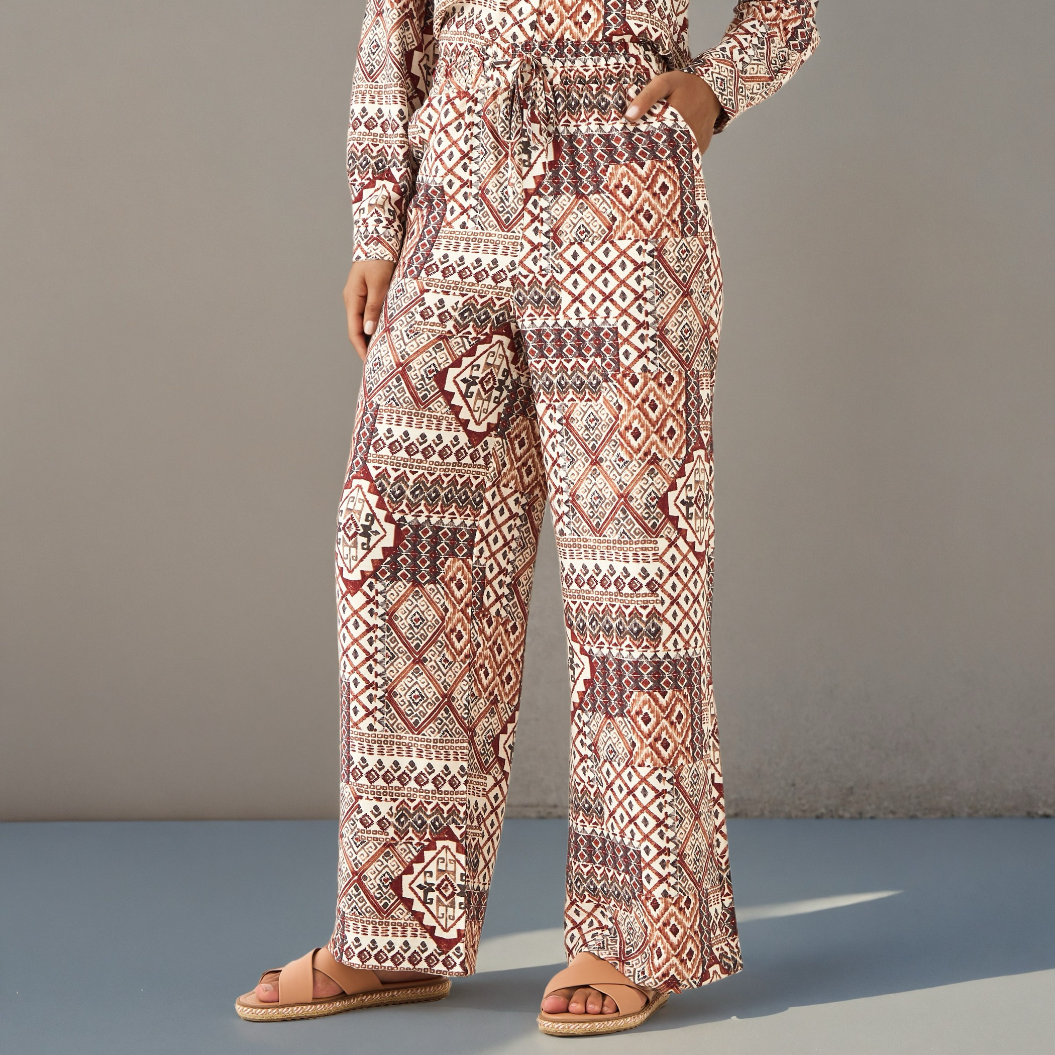 طقم قميص وبنطلون واسع الساقين-women-clothing-coordsets-image-3