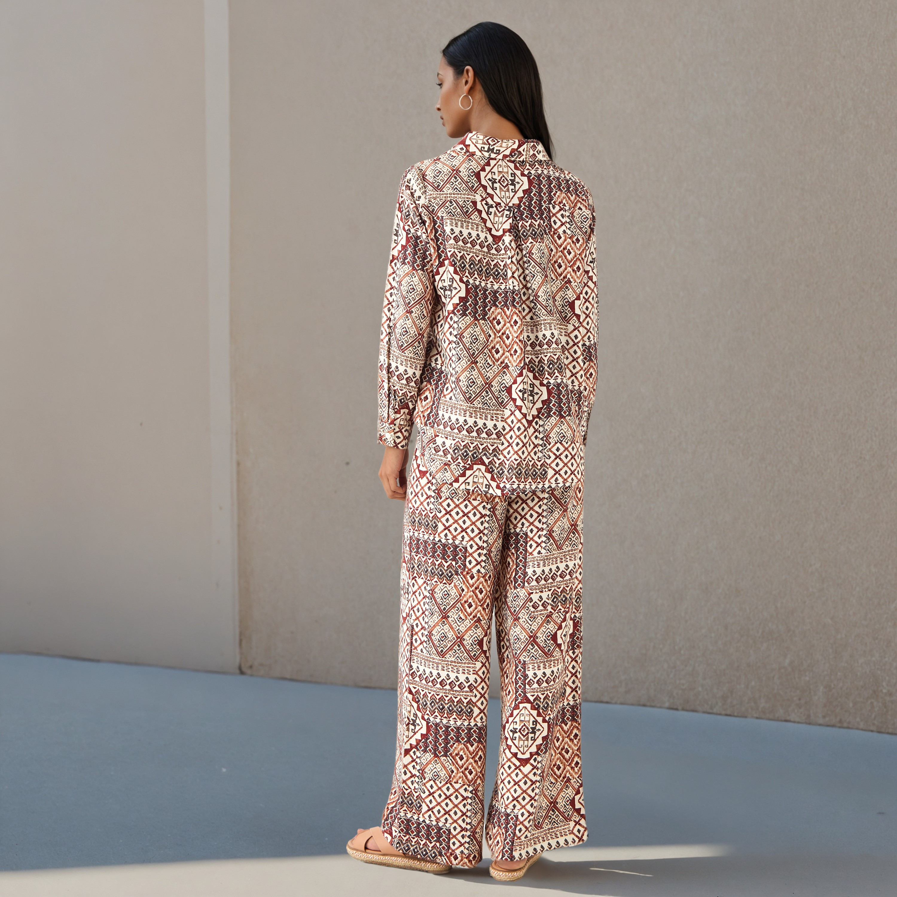 طقم قميص وبنطلون واسع الساقين-women-clothing-coordsets-image-4