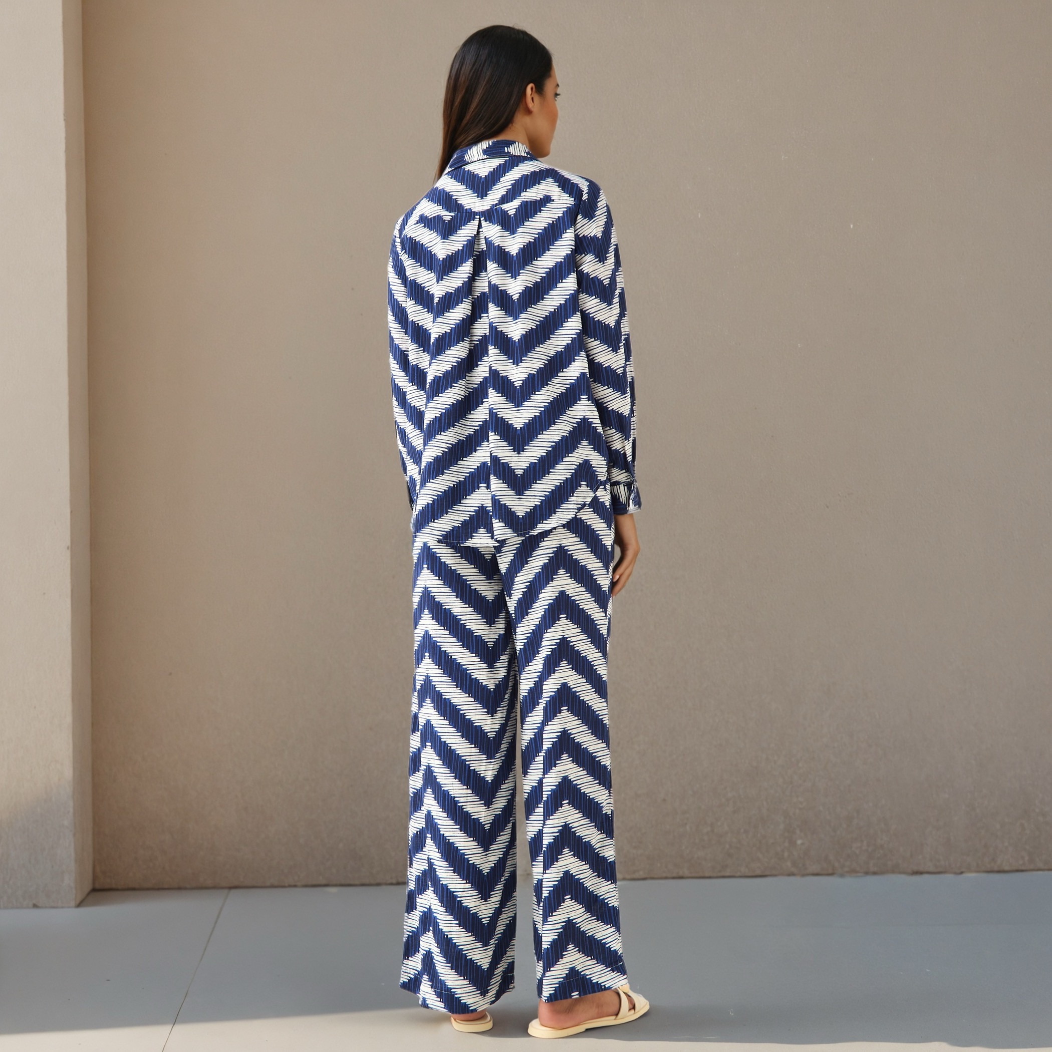 طقم قميص وبنطلون واسع الساقين-women-clothing-coordsets-image-4