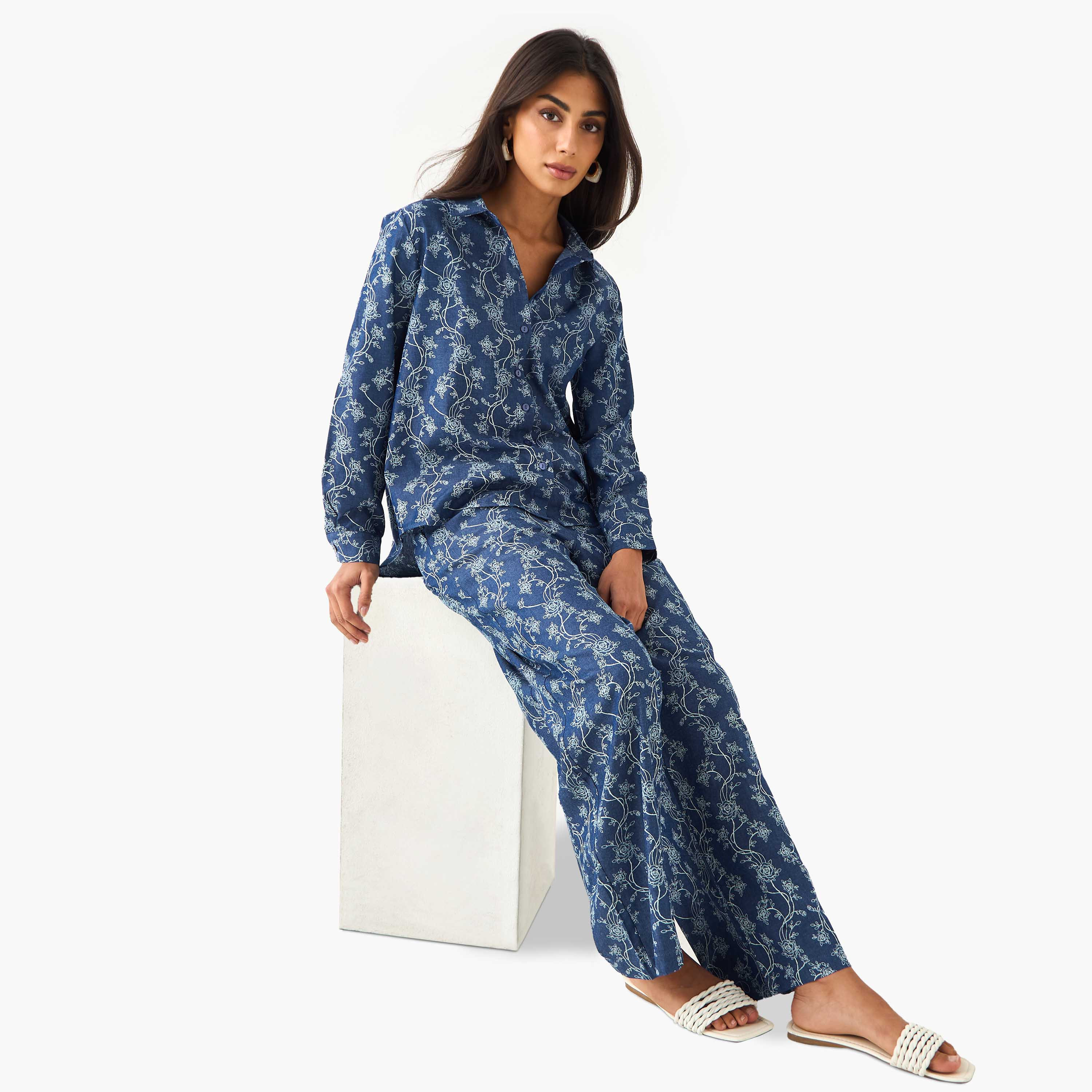 طقم دينيم منسق من قميص وبنطلون بأرجل واسعة-women-clothing-coordsets-image-1
