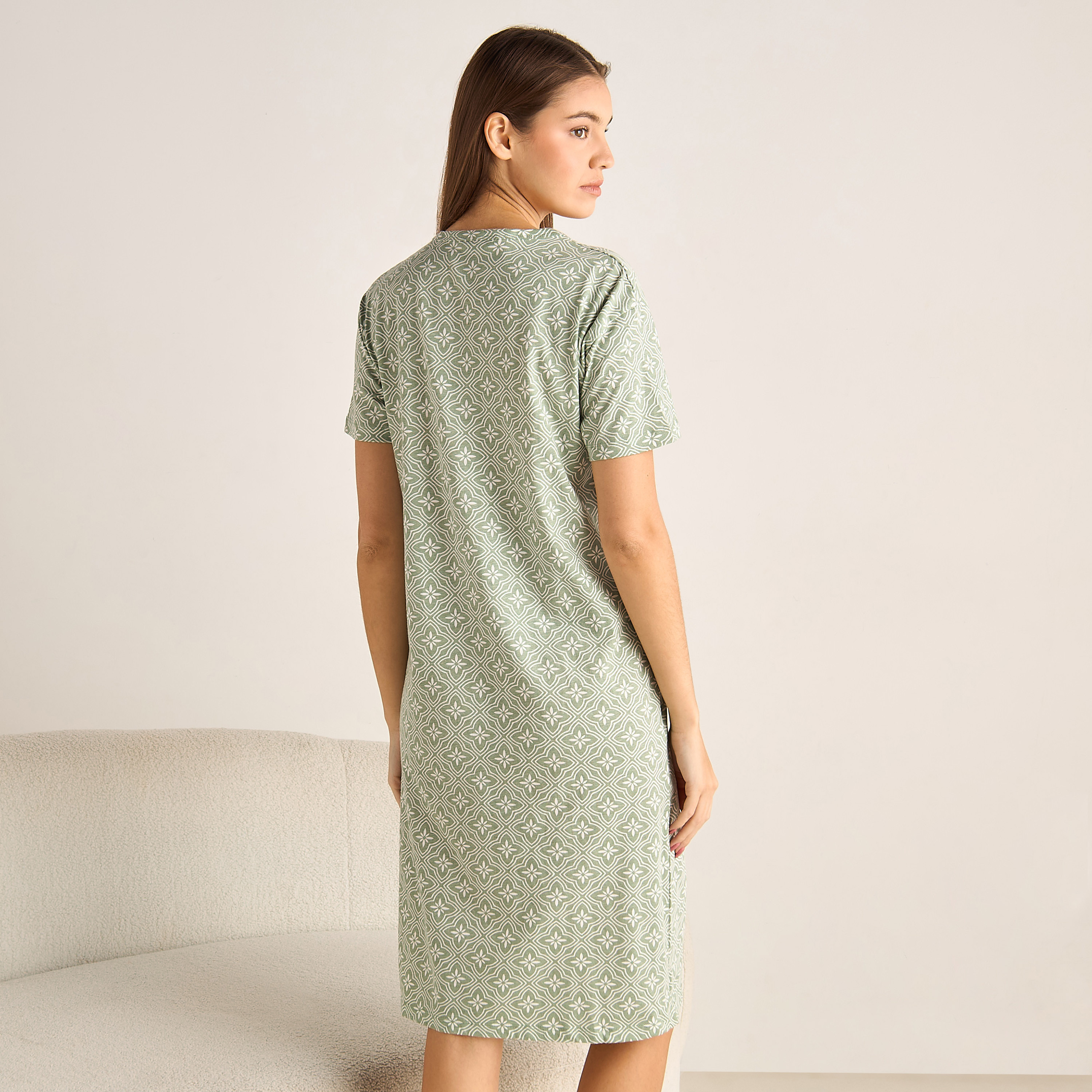 قميص نوم بطبعات وأكمام قصيرة-women-clothing-nightwear-nighties-image-3