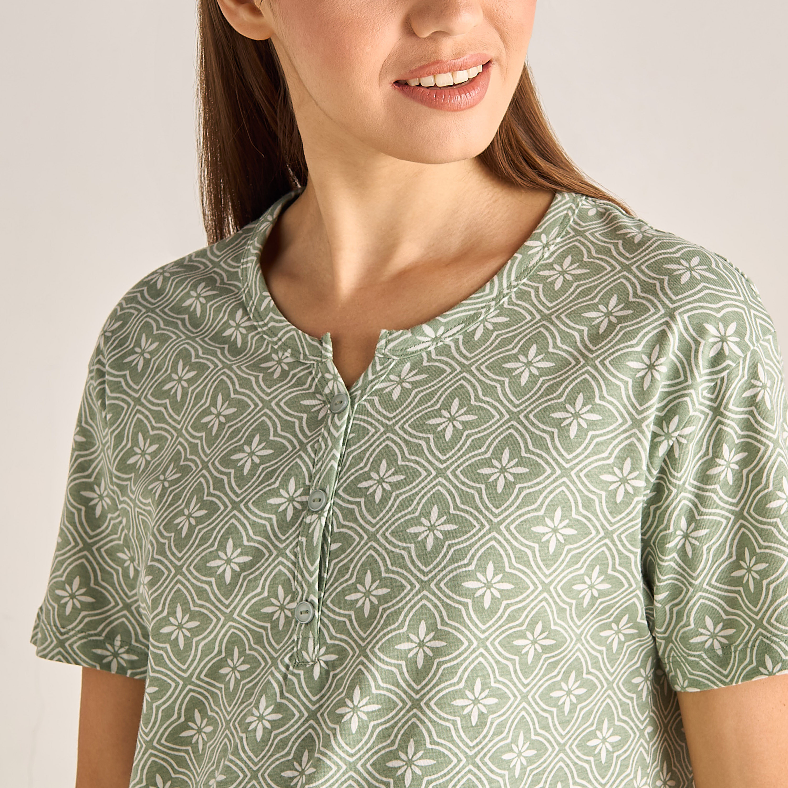 قميص نوم بطبعات وأكمام قصيرة-women-clothing-nightwear-nighties-image-4