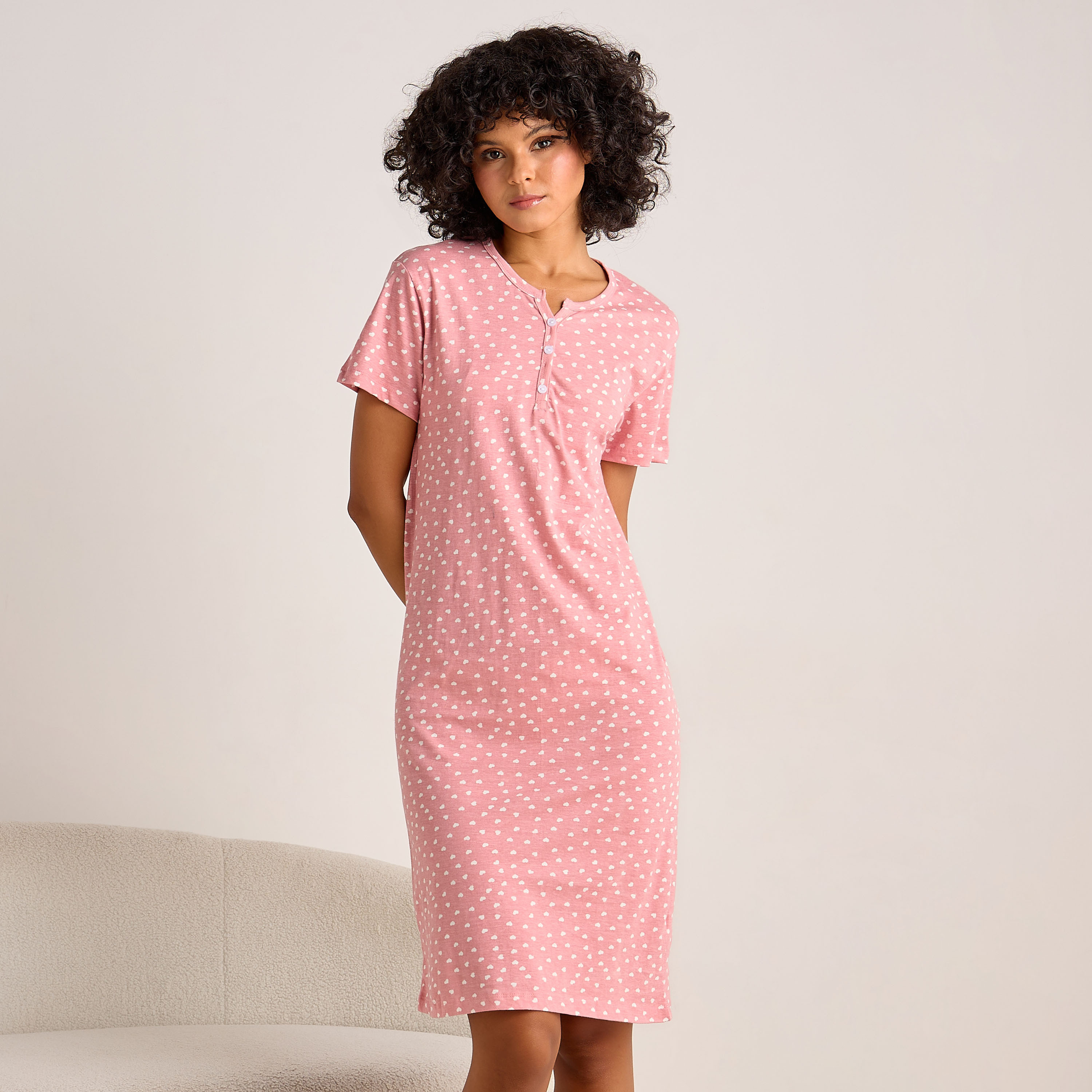 قميص نوم بطبعات وأكمام قصيرة-women-clothing-nightwear-nighties-image-1