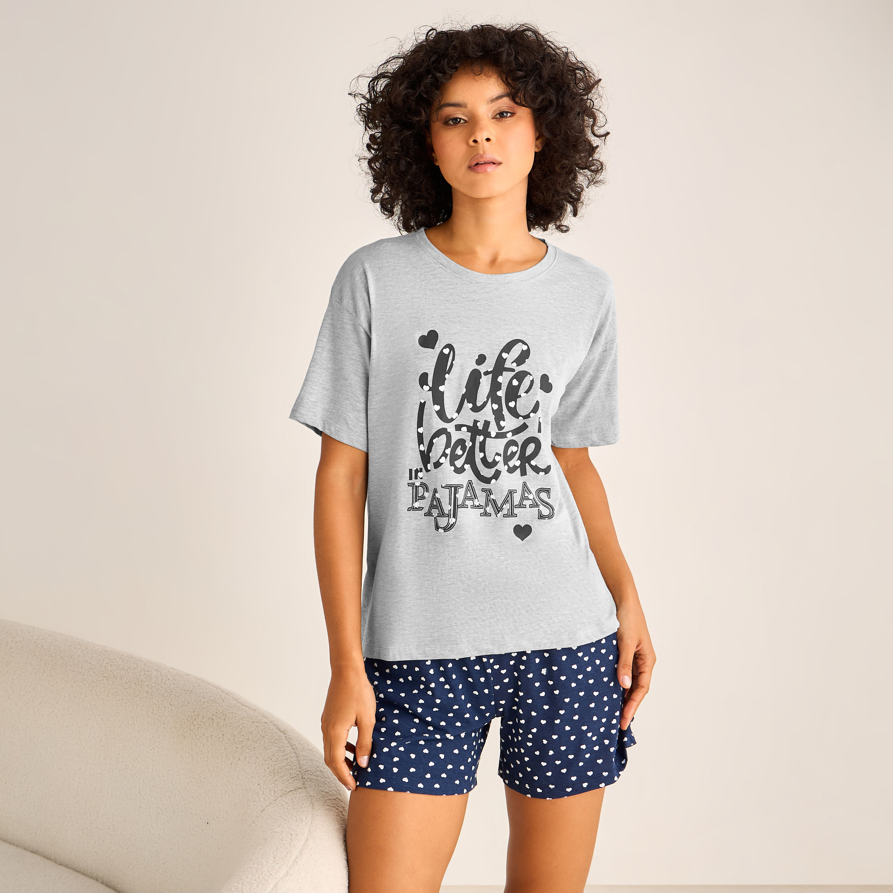 طقم بيجاما تيشيرت وشورت بطبعات-women-clothing-nightwear-pyjamas-shortsets-image-6