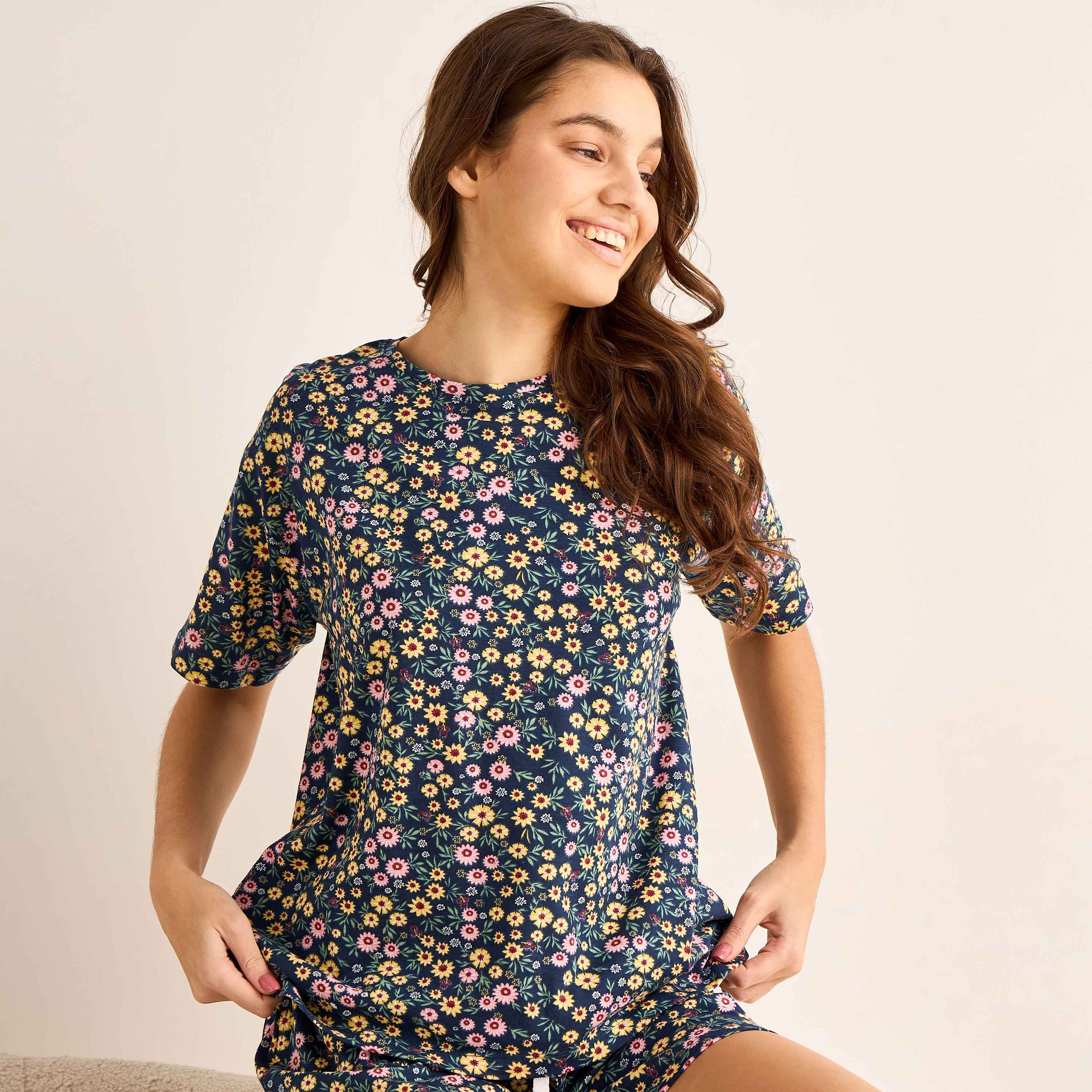 طقم بيجاما شورت تيشيرت مع شورت-women-clothing-nightwear-pyjamas-shortsets-image-1