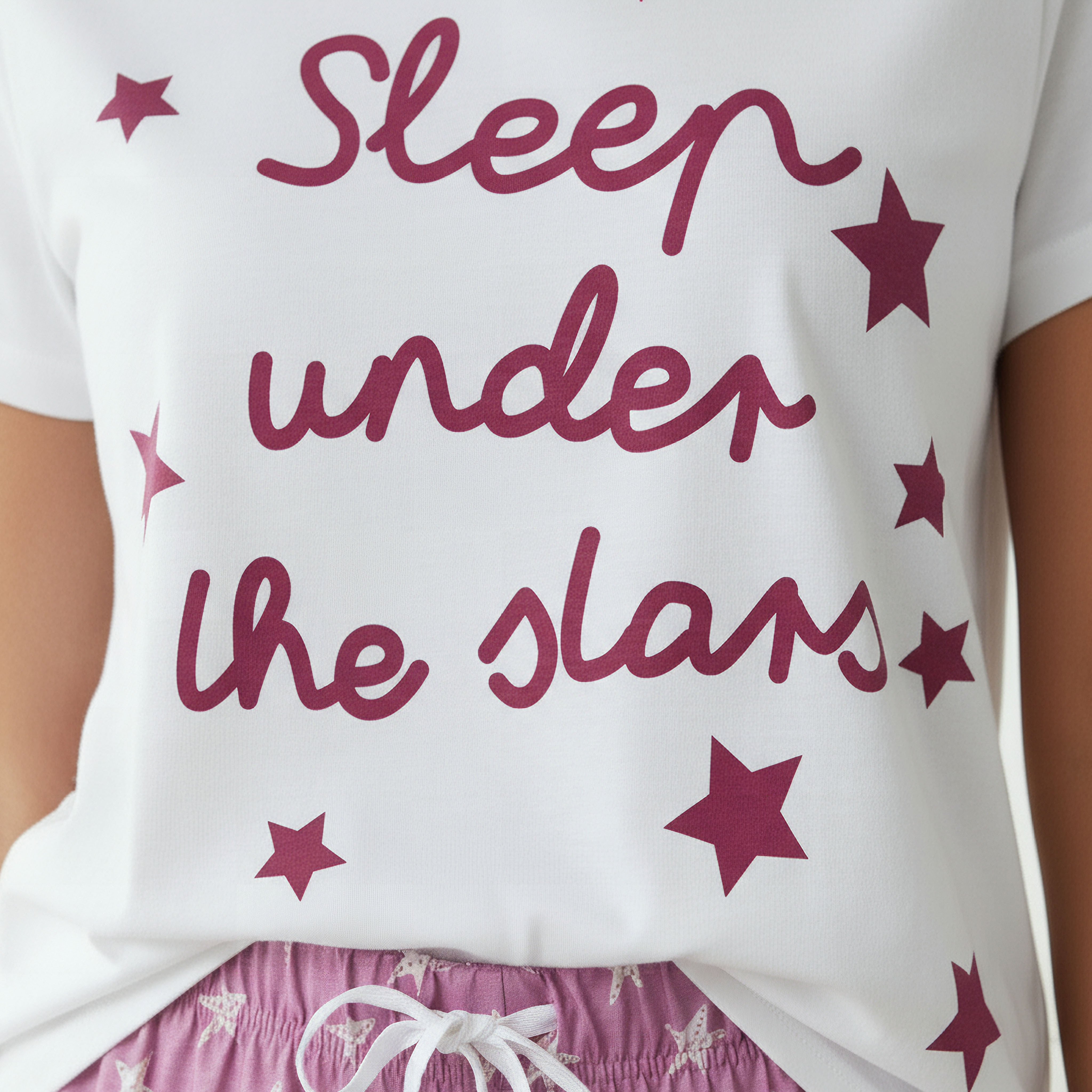 طقم بيجاما تيشيرت وشورت بطبعات-women-clothing-nightwear-pyjamas-shortsets-image-2
