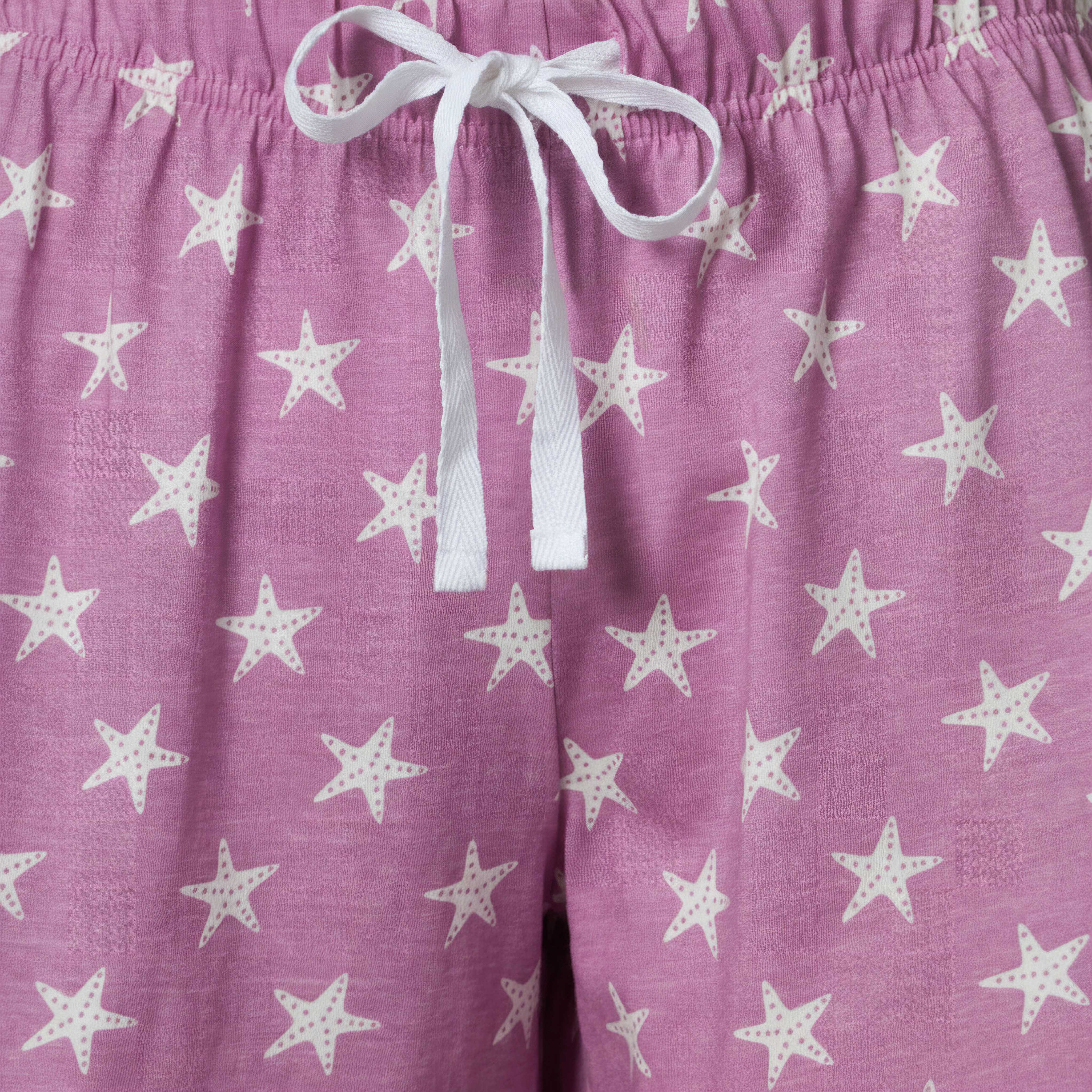 طقم بيجاما تيشيرت وشورت بطبعات-women-clothing-nightwear-pyjamas-shortsets-image-1