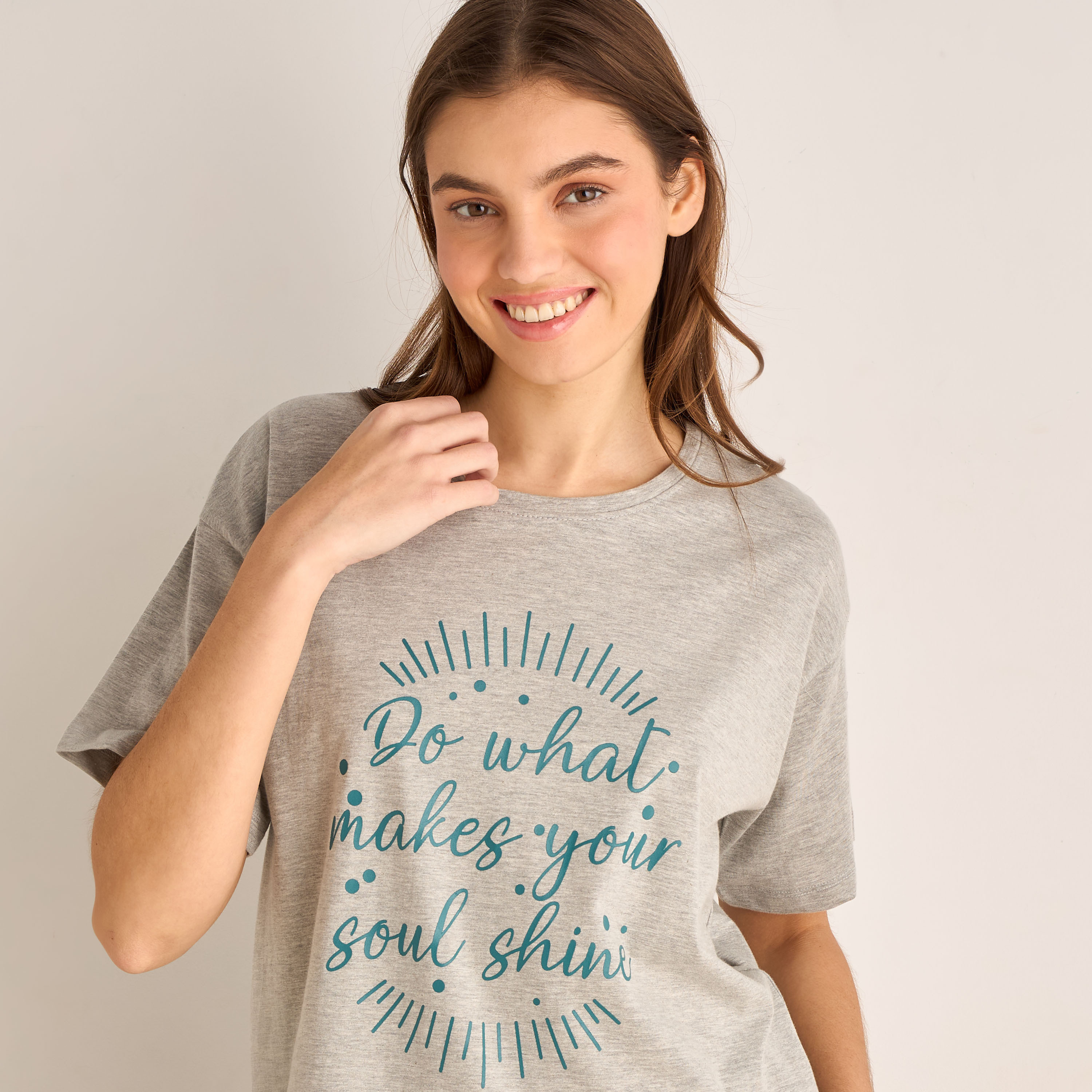 طقم بيجاما شورت تيشيرت مع شورت-women-clothing-nightwear-pyjamas-shortsets-image-2