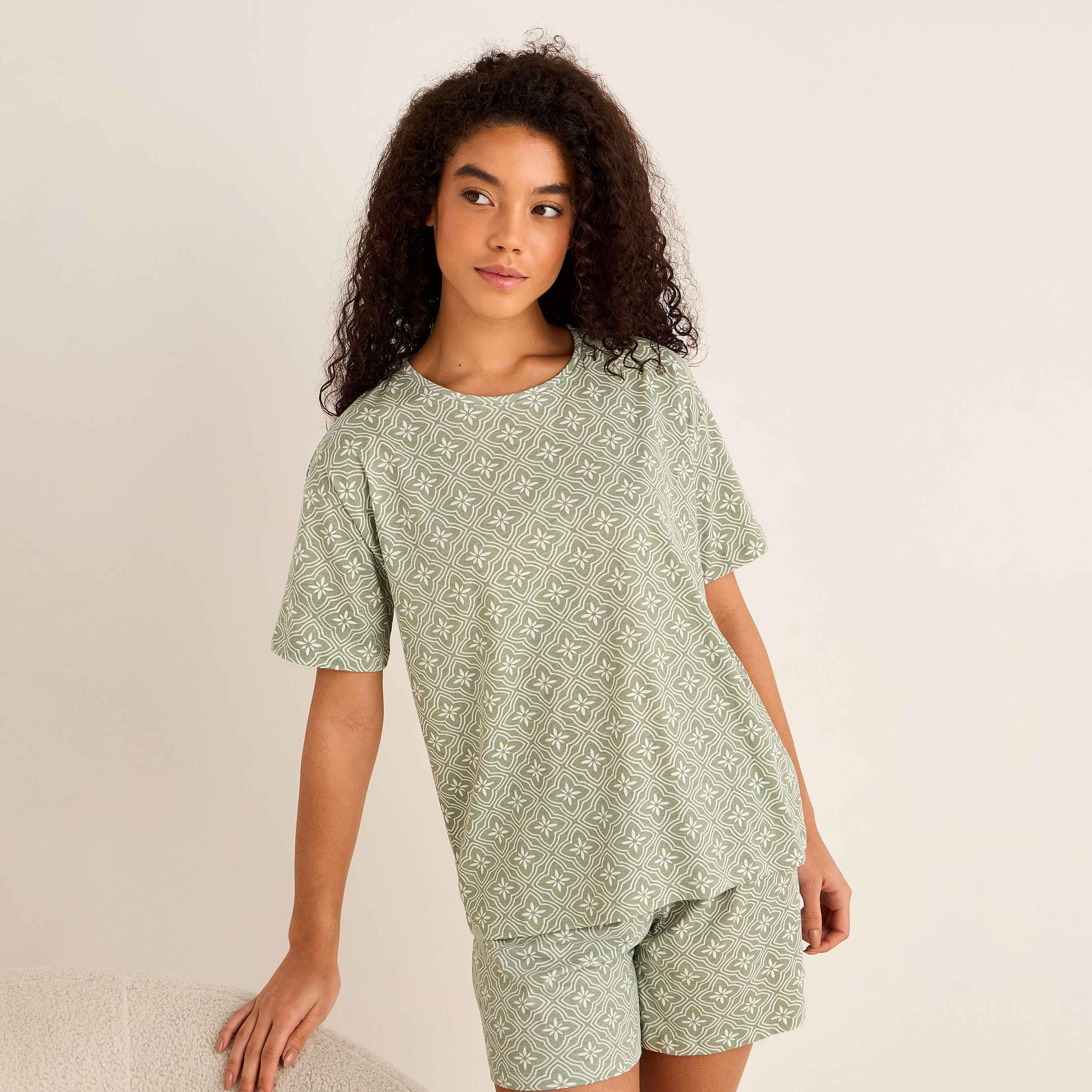 طقم بيجاما شورت تيشيرت مع شورت-women-clothing-nightwear-pyjamas-shortsets-image-5