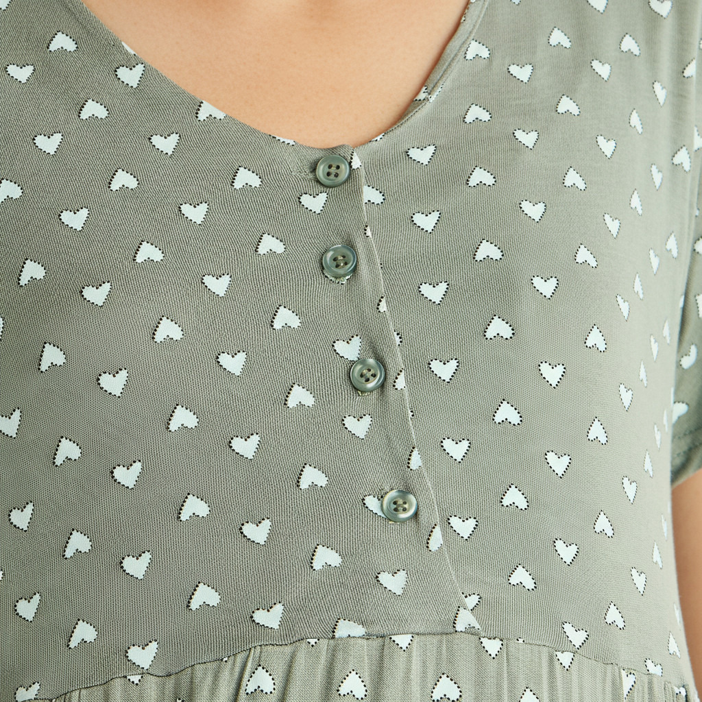 فستان نوم للحوامل ماكسي بأكمام قصيرة بطبعات قلوب-women-clothing-nightwear-nighties-image-4