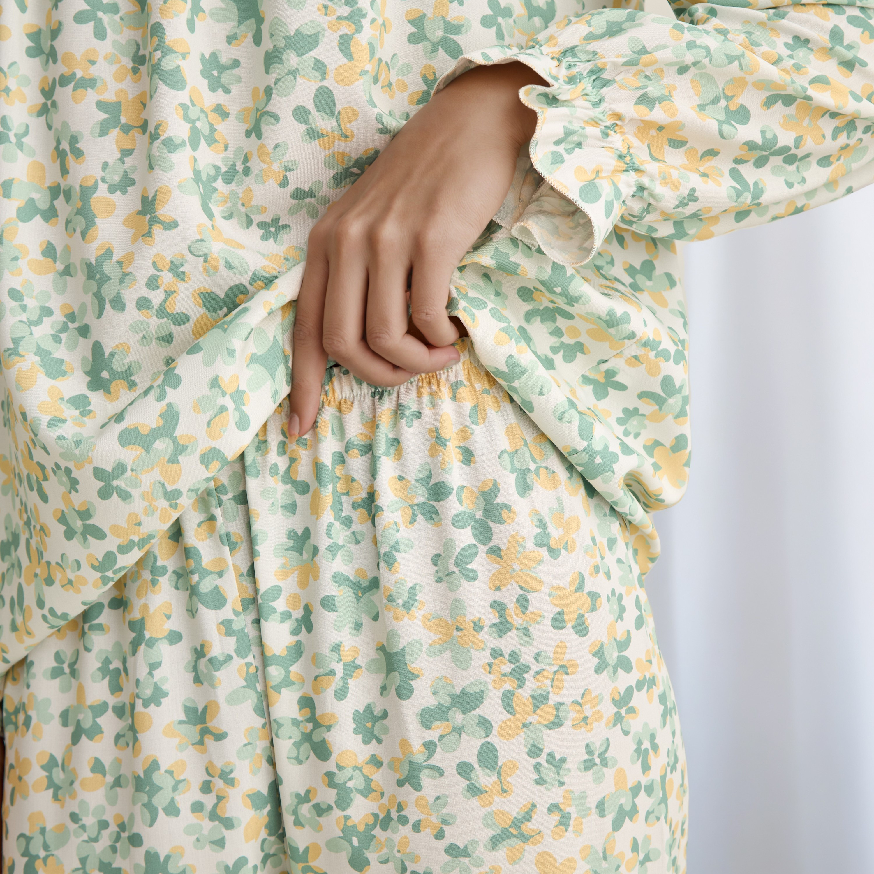 Pyjama Set Top & Trousers-women-clothing-nightwear-pyjamas-longsets-image-5