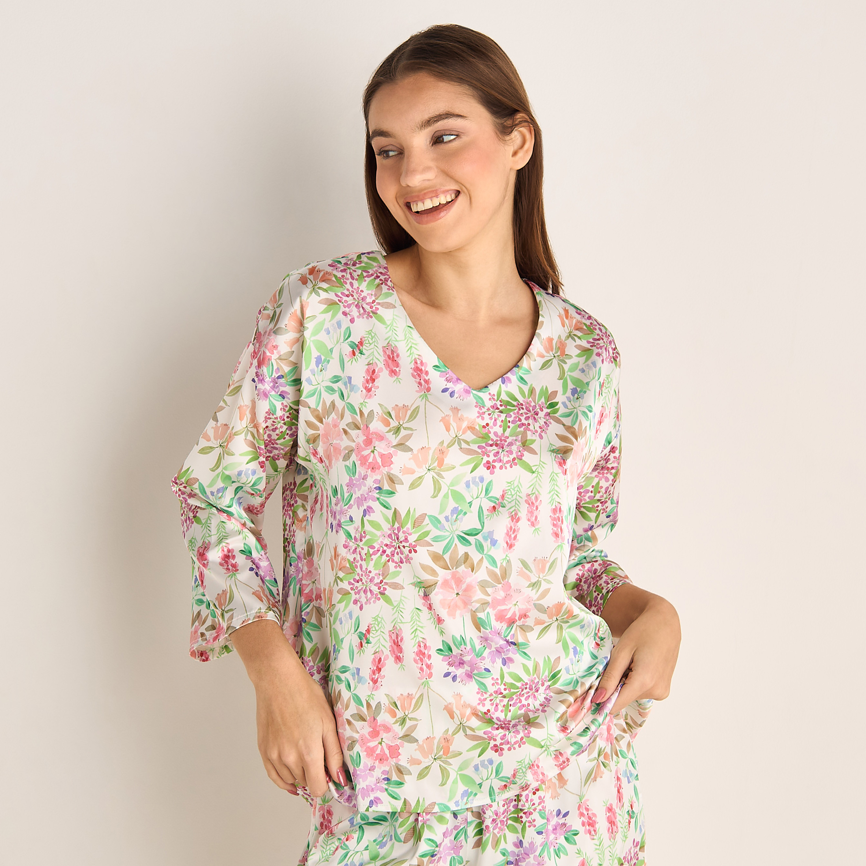 طقم بنطلون وبلوزة بيجاما بياقة V-women-clothing-nightwear-pyjamas-longsets-image-5