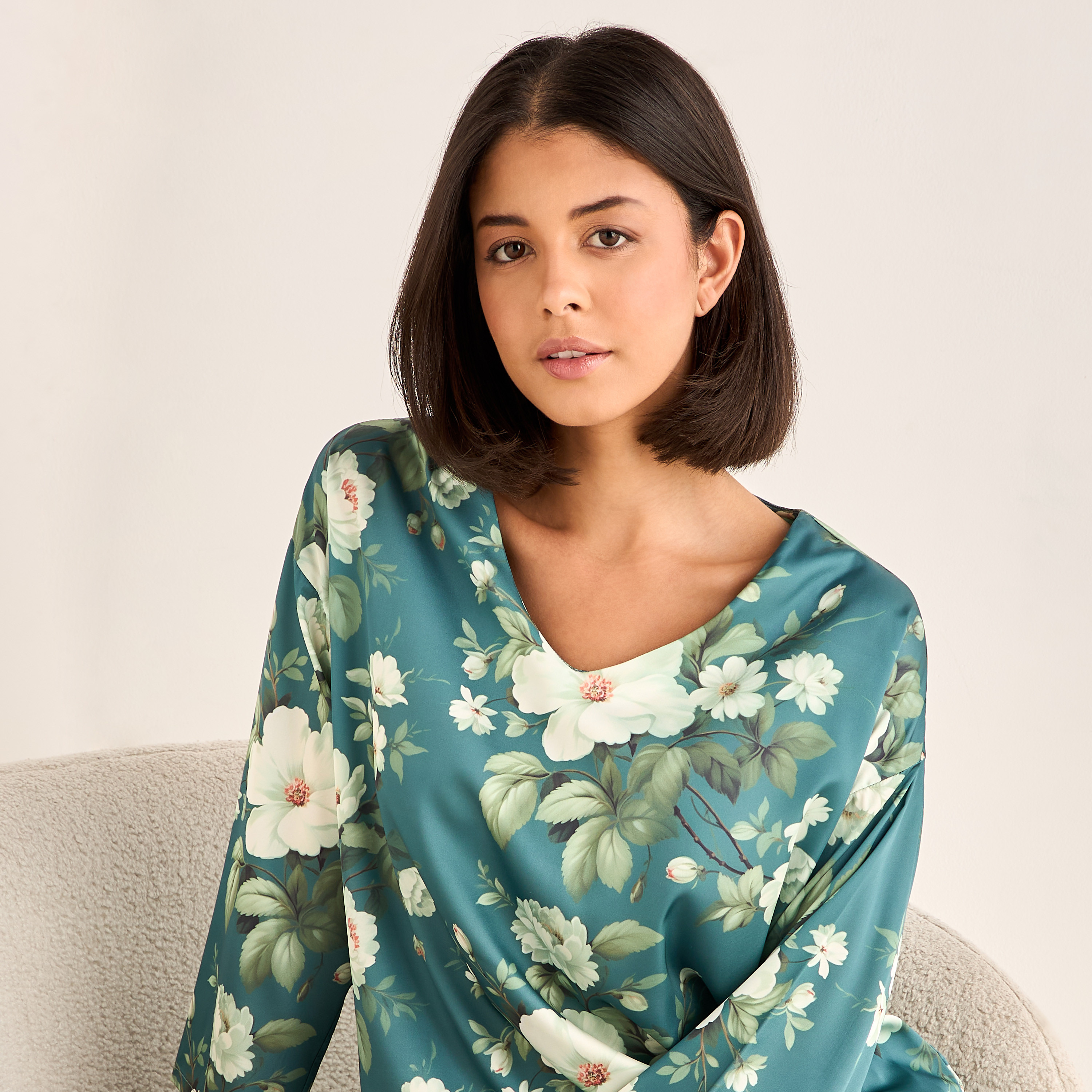 Pyjama Set V-neck Top & Trousers-women-clothing-nightwear-pyjamas-longsets-image-5