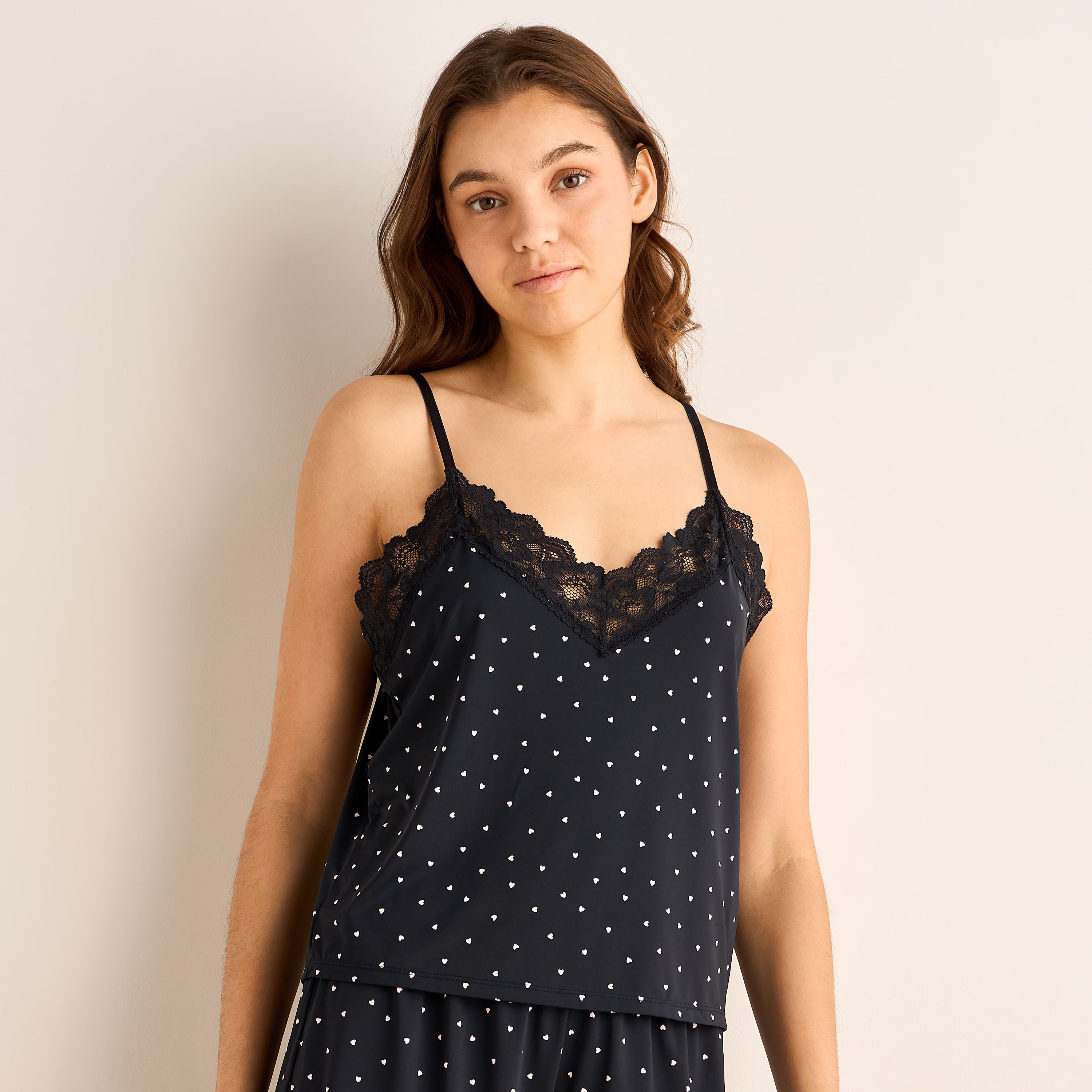 طقم بيجاما شورت وبلوزة بحمالات قابلة للتعديل-women-clothing-nightwear-pyjamas-shortsets-image-5