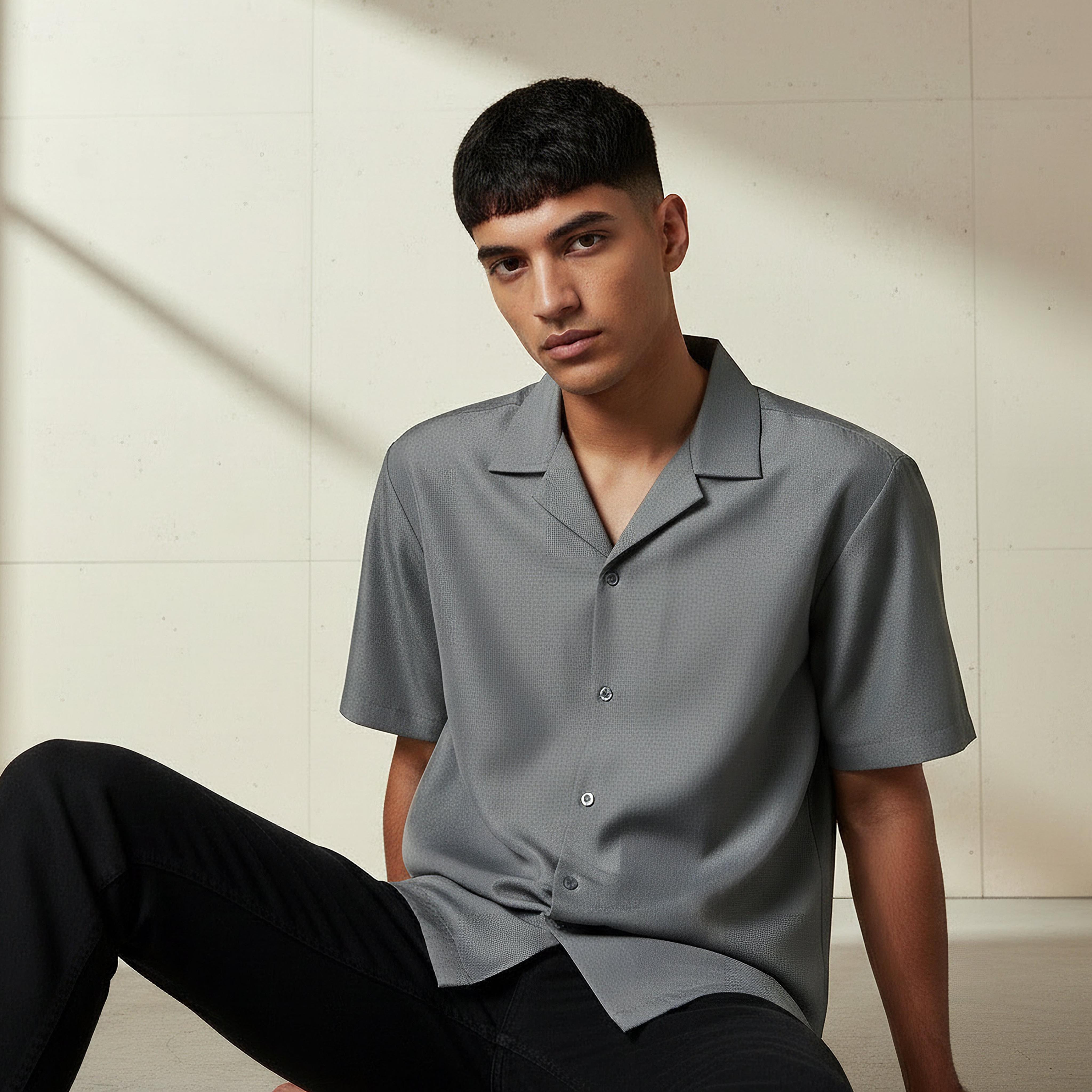 قميص بارز الملمس بياقة كامب وأكمام قصيرة وقصة عادية للرجال-men-clothing-shirts-image-5