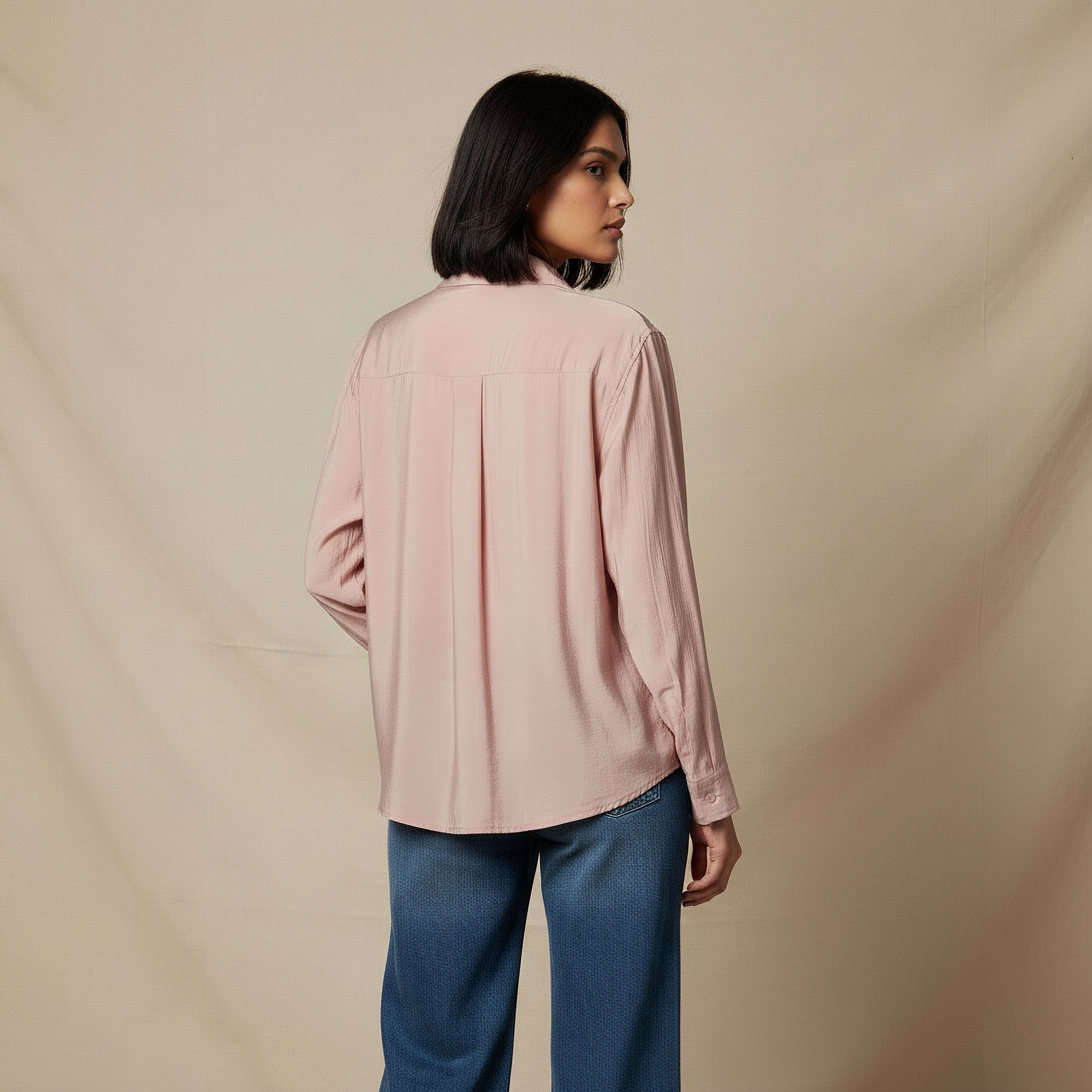 بلوزة فيسكوز بقصة عادية وتفاصيل أزرار-women-clothing-shirtsandblouses-shirts-image-4