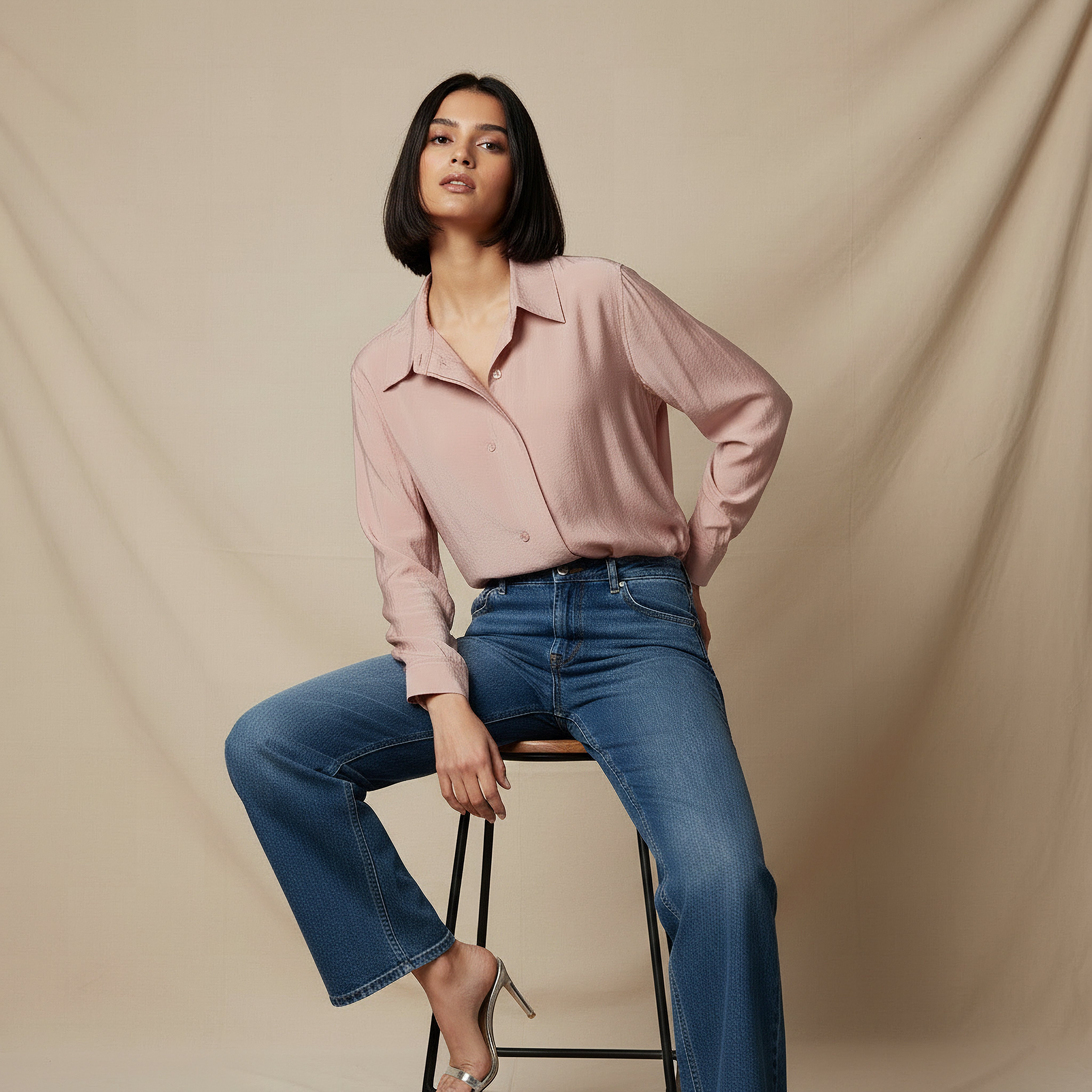 بلوزة فيسكوز بقصة عادية وتفاصيل أزرار-women-clothing-shirtsandblouses-shirts-image-5