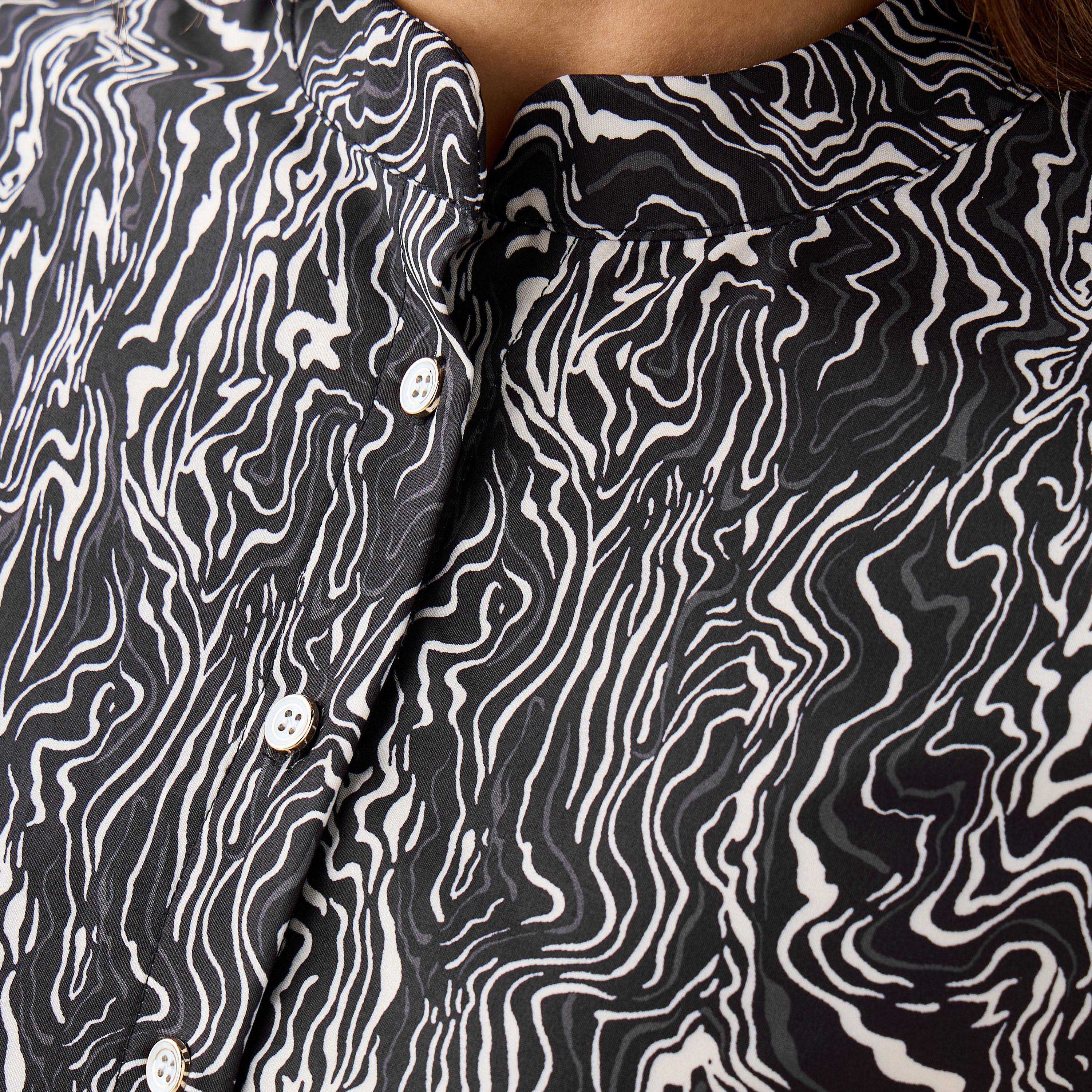 قميص بقصة عادية وياقة ماندارين وطبعات-women-clothing-shirtsandblouses-shirts-image-2