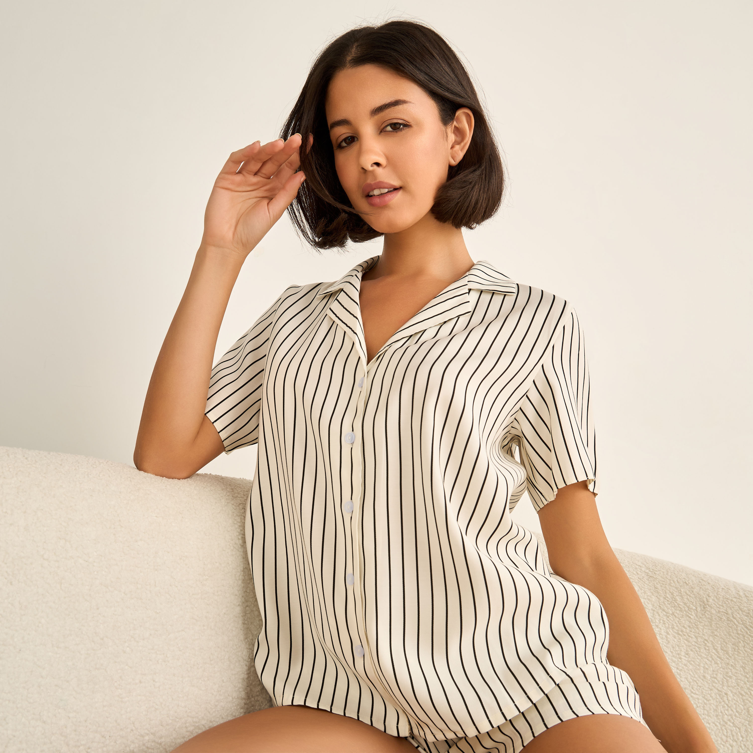 طقم شورت وقميص بوصلة أزرار من أدارايا-women-clothing-nightwear-pyjamas-shortsets-image-5