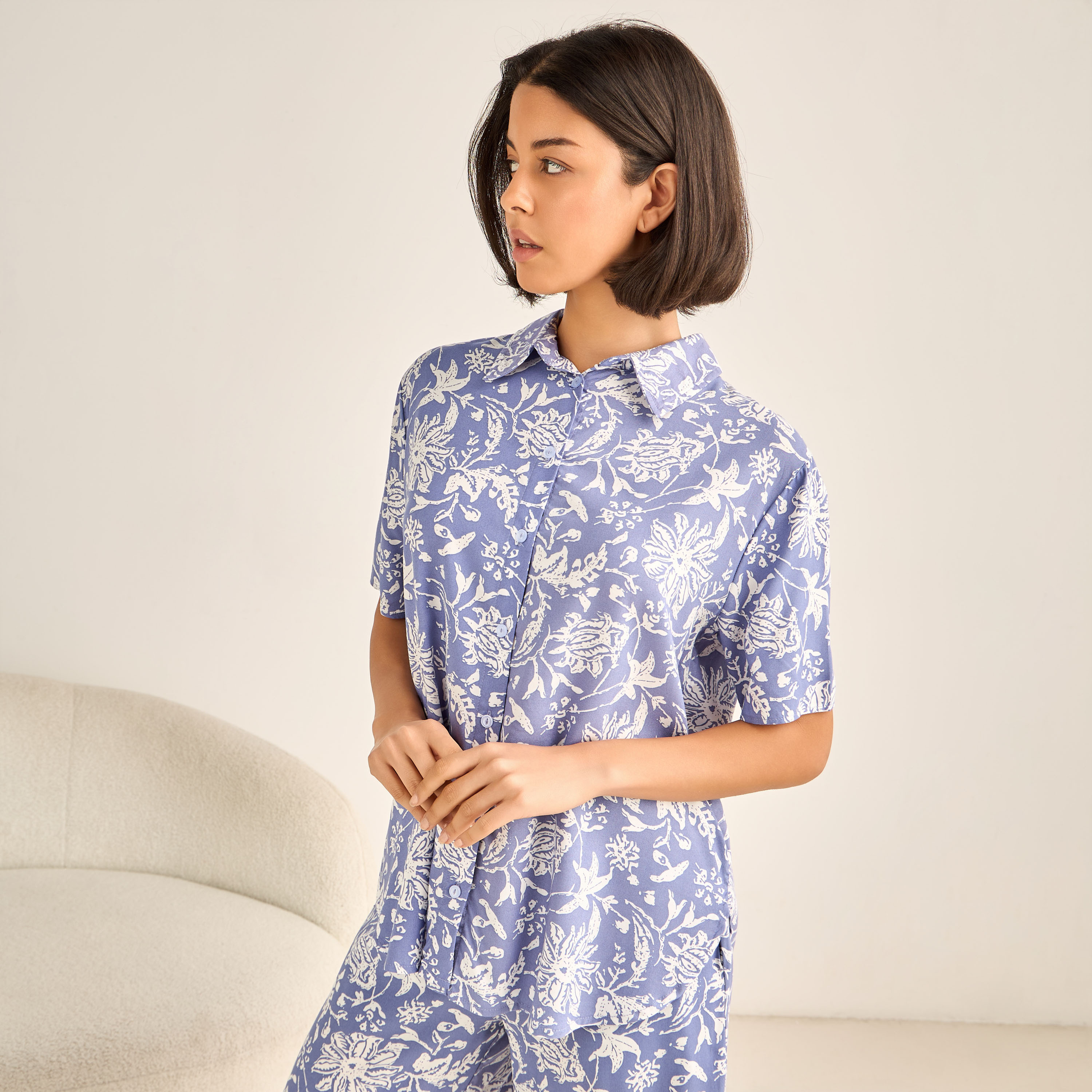 طقم بيجاما بقميص بأزرار وبنطلون من أدارايا-women-clothing-nightwear-pyjamas-longsets-image-2