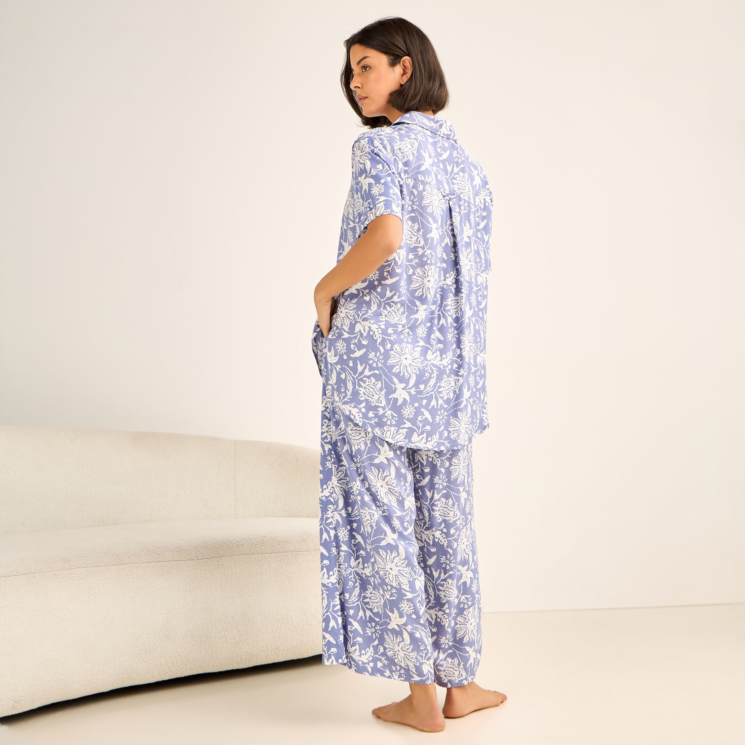 طقم بيجاما بقميص بأزرار وبنطلون من أدارايا-women-clothing-nightwear-pyjamas-longsets-image-3