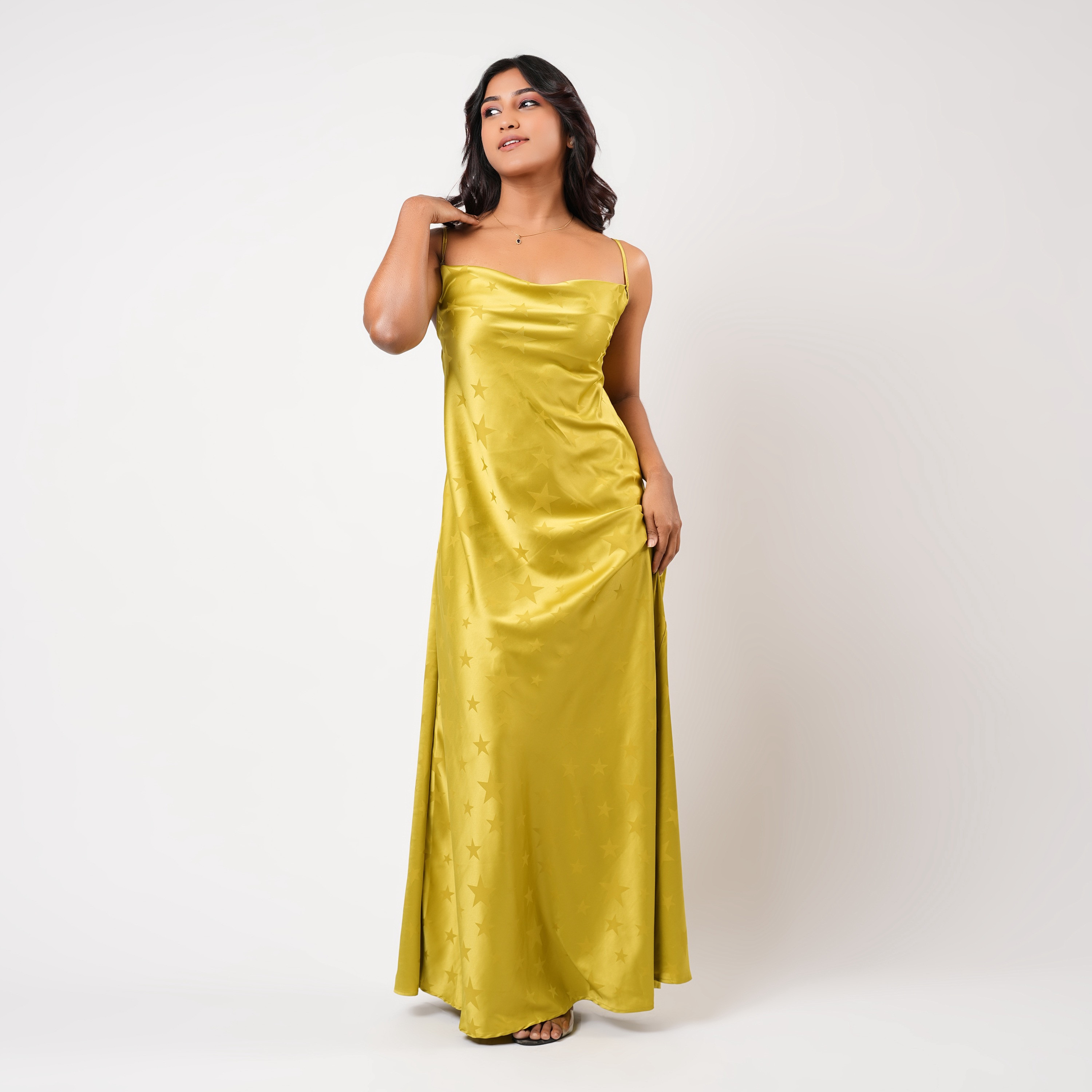 فستان نوم ماكسي بدون أكمام وطبعات نجوم من آدارايا-women-clothing-nightwear-nighties-image-1