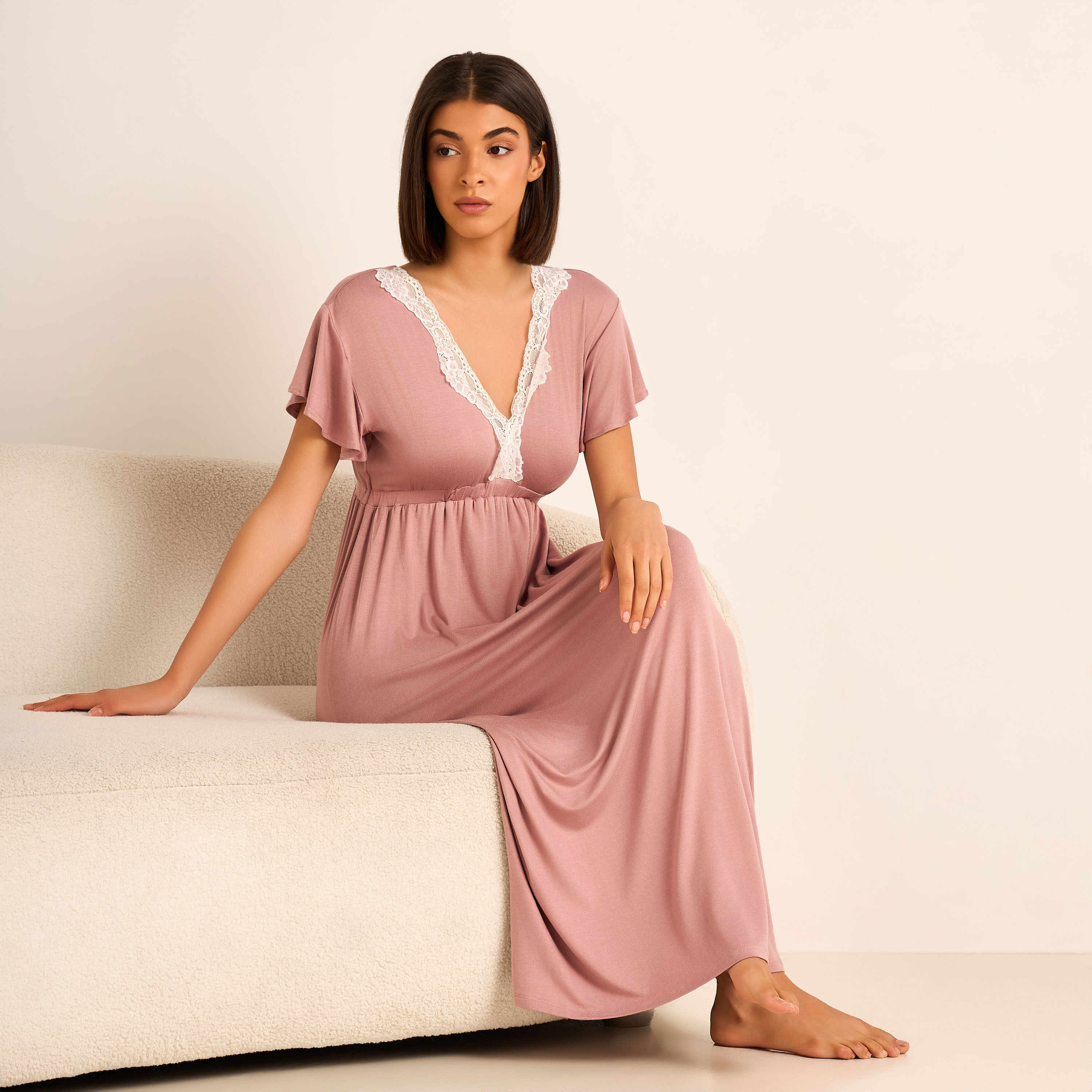 قميص نوم بأكمام قصيرة وحافة دانتيل من أدارايا-women-clothing-nightwear-nighties-image-2