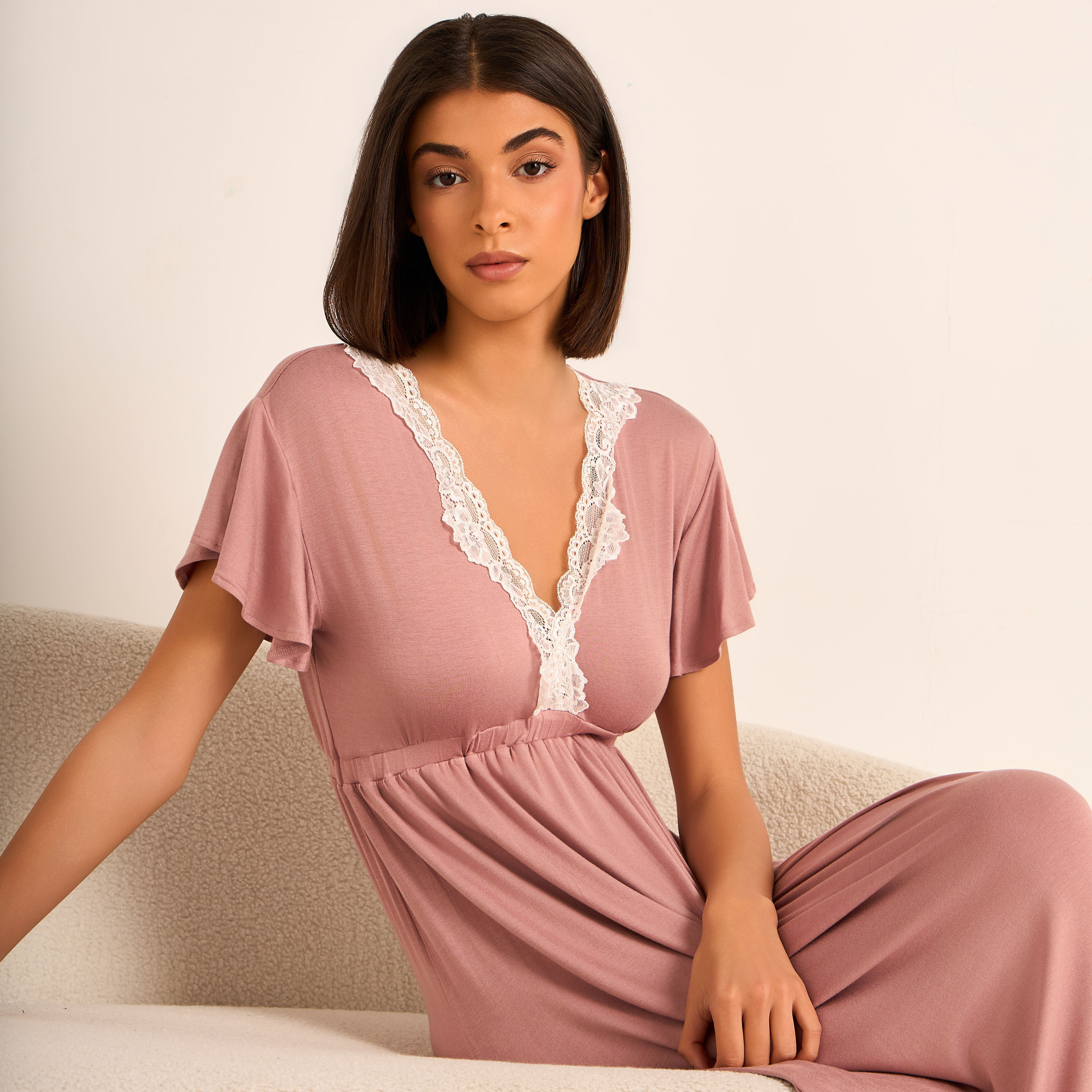 قميص نوم بأكمام قصيرة وحافة دانتيل من أدارايا-women-clothing-nightwear-nighties-image-4