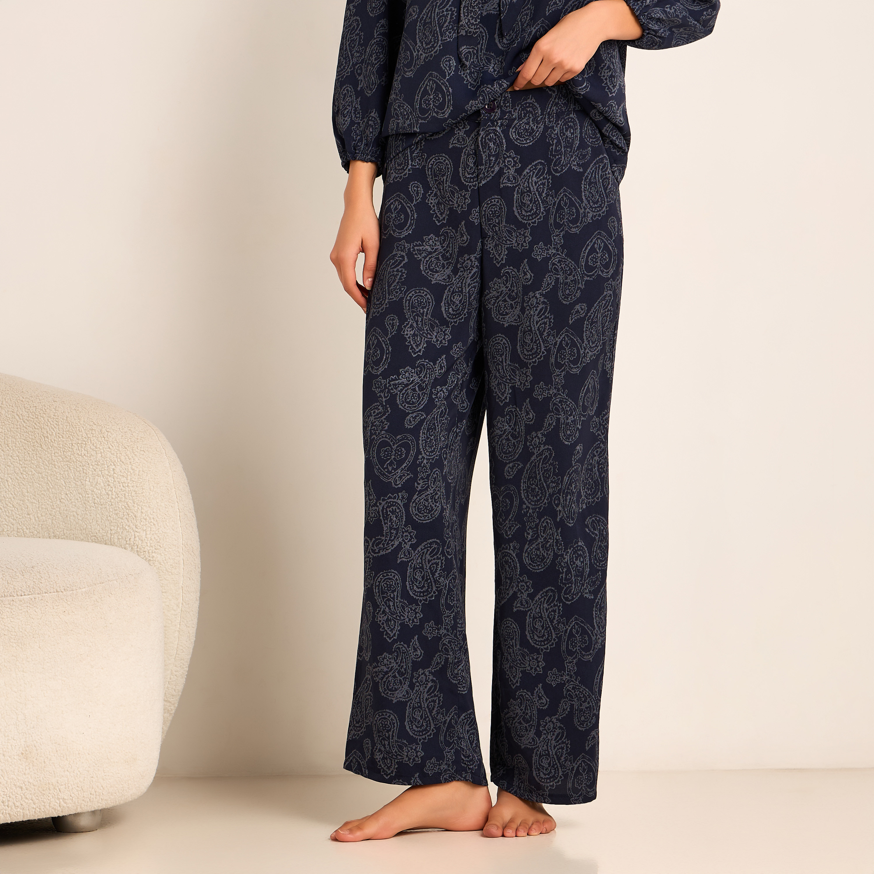طقم بنطلون بلوزة بربطة على الرقبة وطبعات-women-clothing-coordsets-image-5