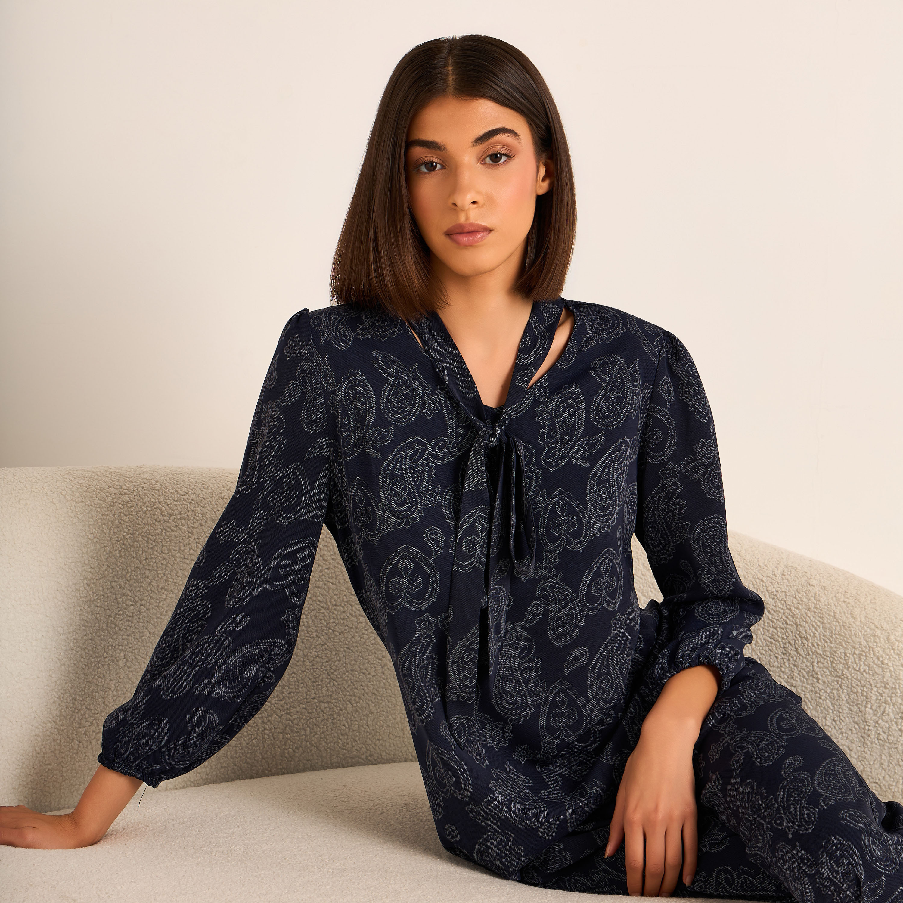 طقم بنطلون بلوزة بربطة على الرقبة وطبعات-women-clothing-coordsets-image-8