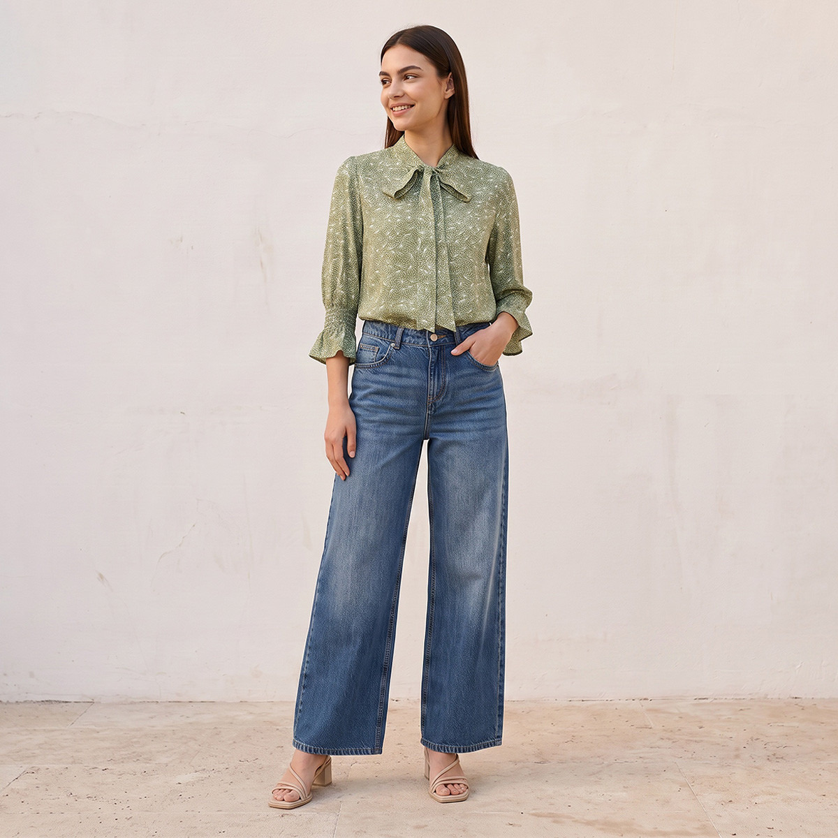 توب بقصة مستقيمة من الفيسكوز بطبعة زهور من سبلاش-women-clothing-shirtsandblouses-blouses-image-2