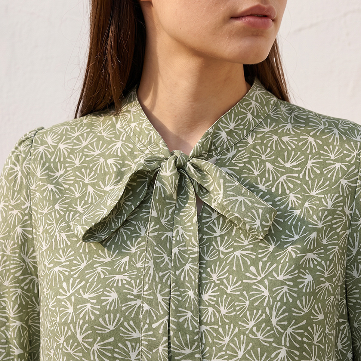 توب بقصة مستقيمة من الفيسكوز بطبعة زهور من سبلاش-women-clothing-shirtsandblouses-blouses-image-7