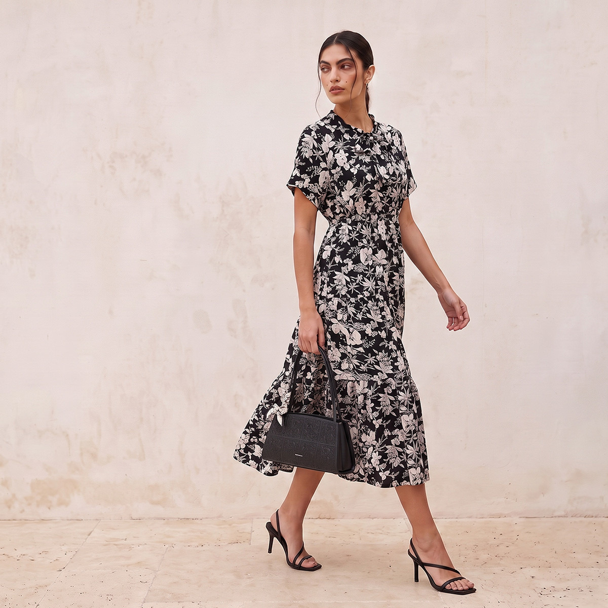 فستان ميدي رايون بخصر كشكش وطبعات زهرية من سبلاش فاف-women-clothing-dresses-image-1