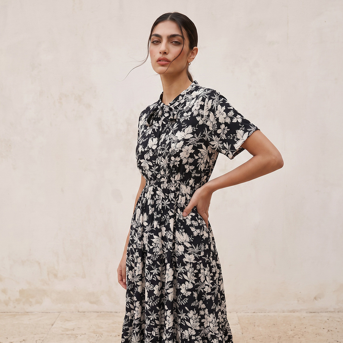 فستان ميدي رايون بخصر كشكش وطبعات زهرية من سبلاش فاف-women-clothing-dresses-image-4