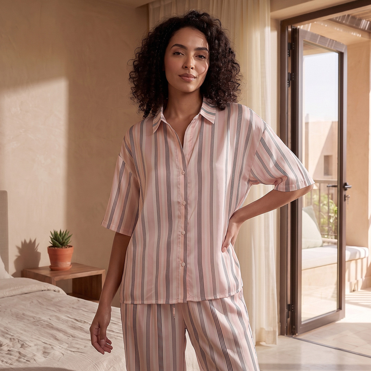 طقم بيجاما مخطط وقميص بوصلة أزرار وبنطلون من أدارايا-women-clothing-nightwear-pyjamas-longsets-image-4