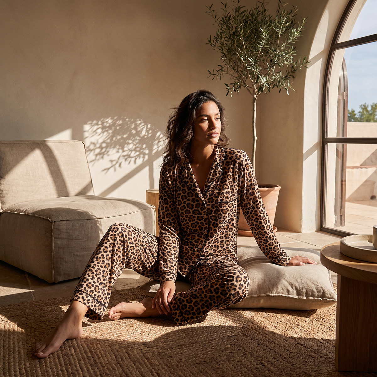 طقم بيجاما بنطلون وقميص بأزرار وطبعات حيوانات من آدارايا-women-clothing-nightwear-pyjamas-longsets-image-1