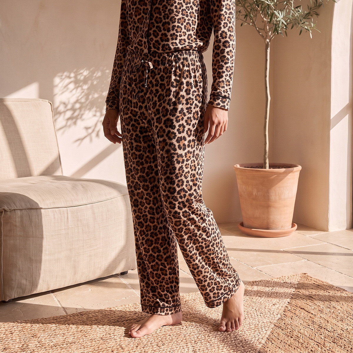 طقم بيجاما بنطلون وقميص بأزرار وطبعات حيوانات من آدارايا-women-clothing-nightwear-pyjamas-longsets-image-5