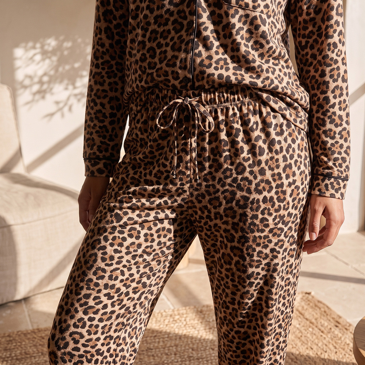 طقم بيجاما بنطلون وقميص بأزرار وطبعات حيوانات من آدارايا-women-clothing-nightwear-pyjamas-longsets-image-7