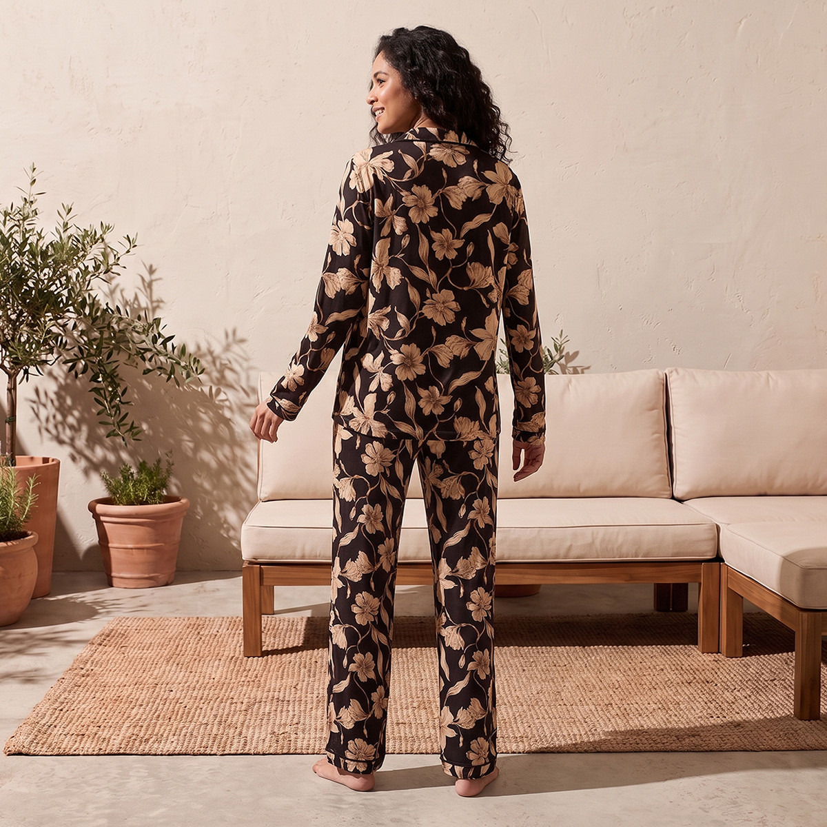 طقم بيجاما بنطلون وقميص بأزرار وبنقشة زهور من آدارايا-women-clothing-nightwear-pyjamas-longsets-image-3