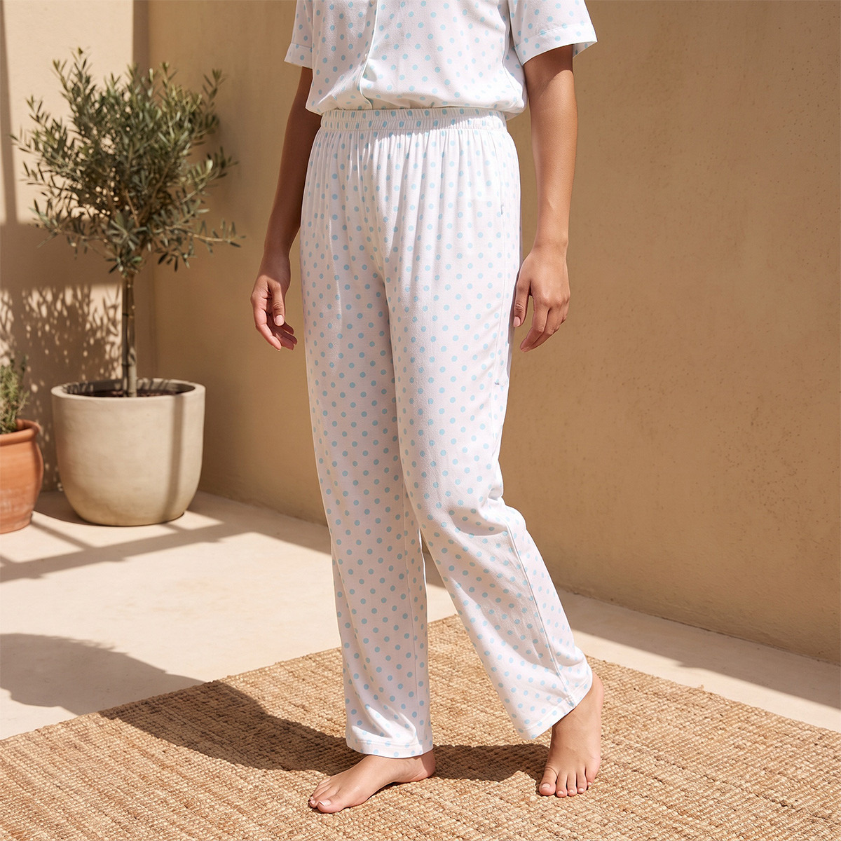 طقم قميص وبنطلون بيجاما فيسكوز بطبعات منقطة من سبلاش فاف-women-clothing-nightwear-pyjamas-longsets-image-4